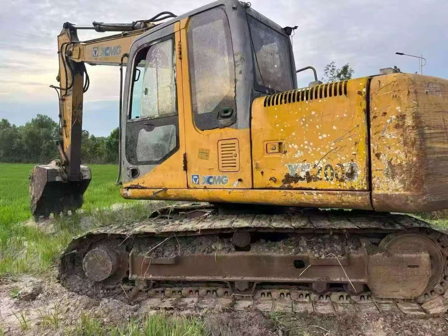 Buy XCMG XE150 Used Excavator / 2 Buy XCMG XE150 Used Excavator / 2