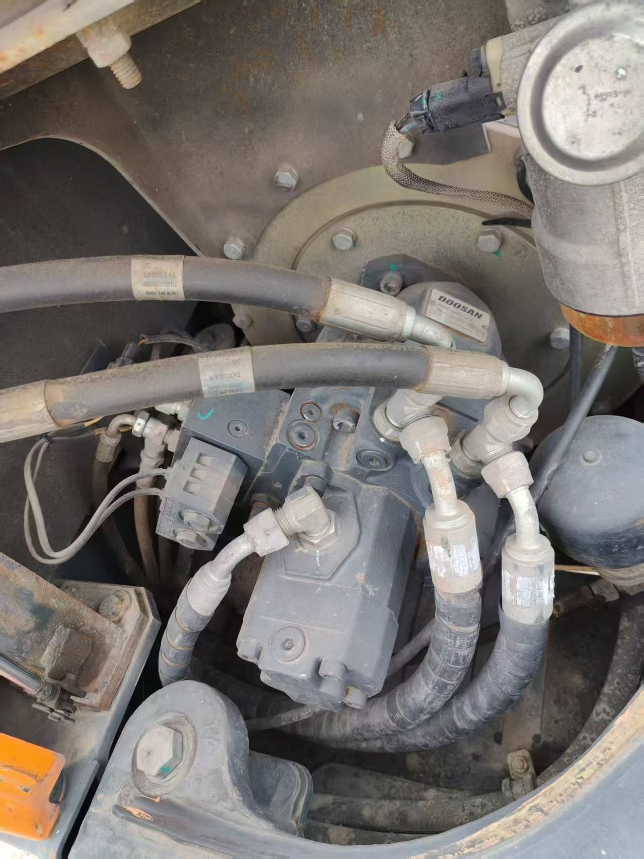 Buy Doosan DH60 Used Excavator / 8 Buy Doosan DH60 Used Excavator / 8