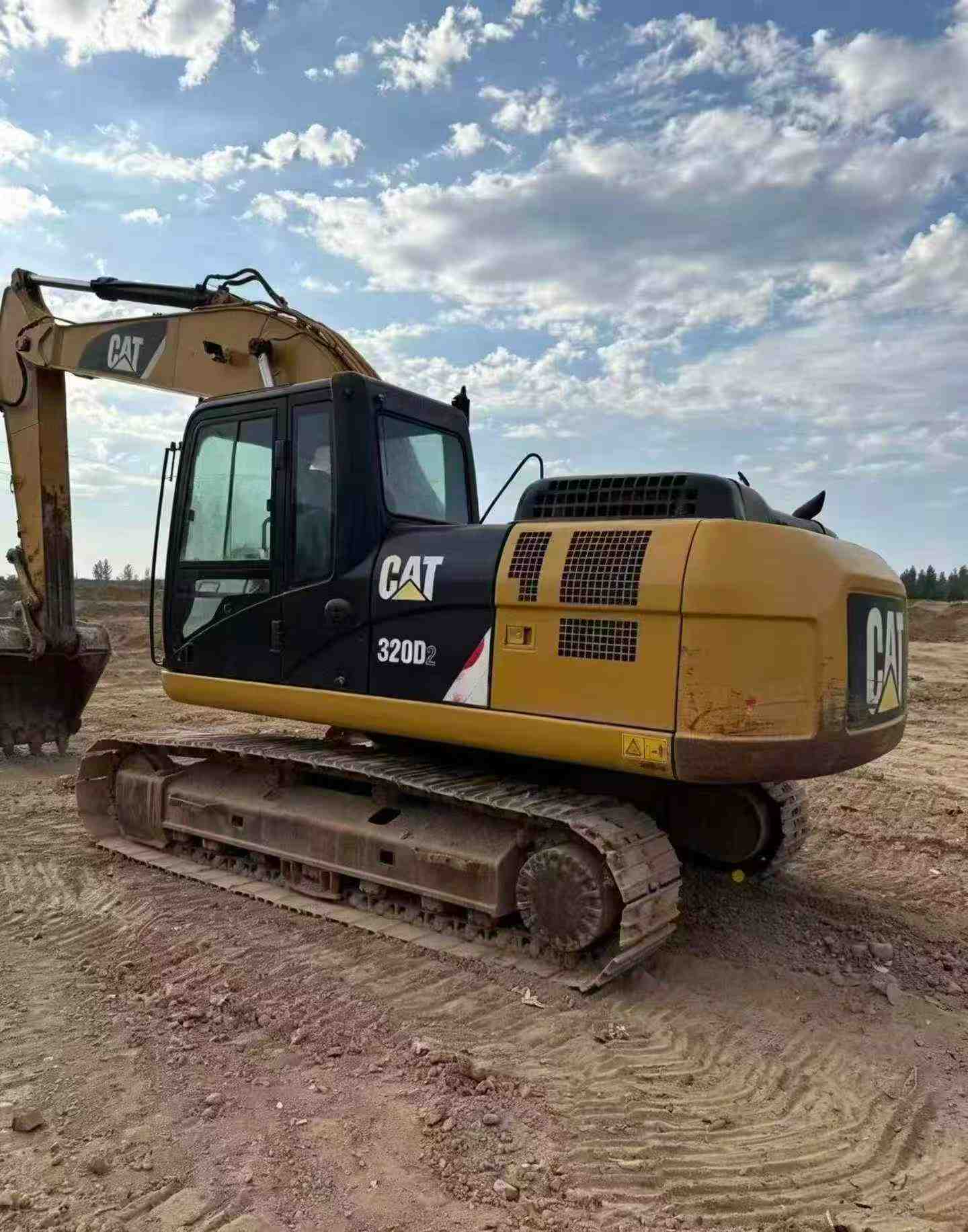 Buy Caterpillar 320D Used Excavator / 5 Buy Caterpillar 320D Used Excavator / 5