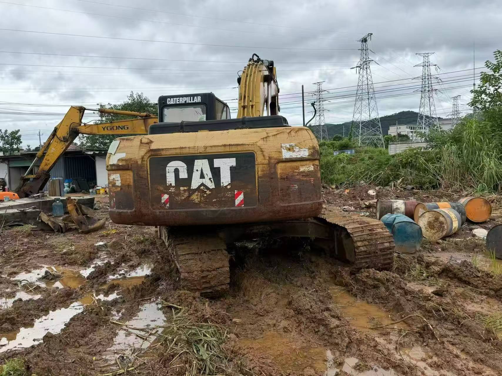 Buy Caterpillar 320A Used Excavator / 2 Buy Caterpillar 320A Used Excavator / 2