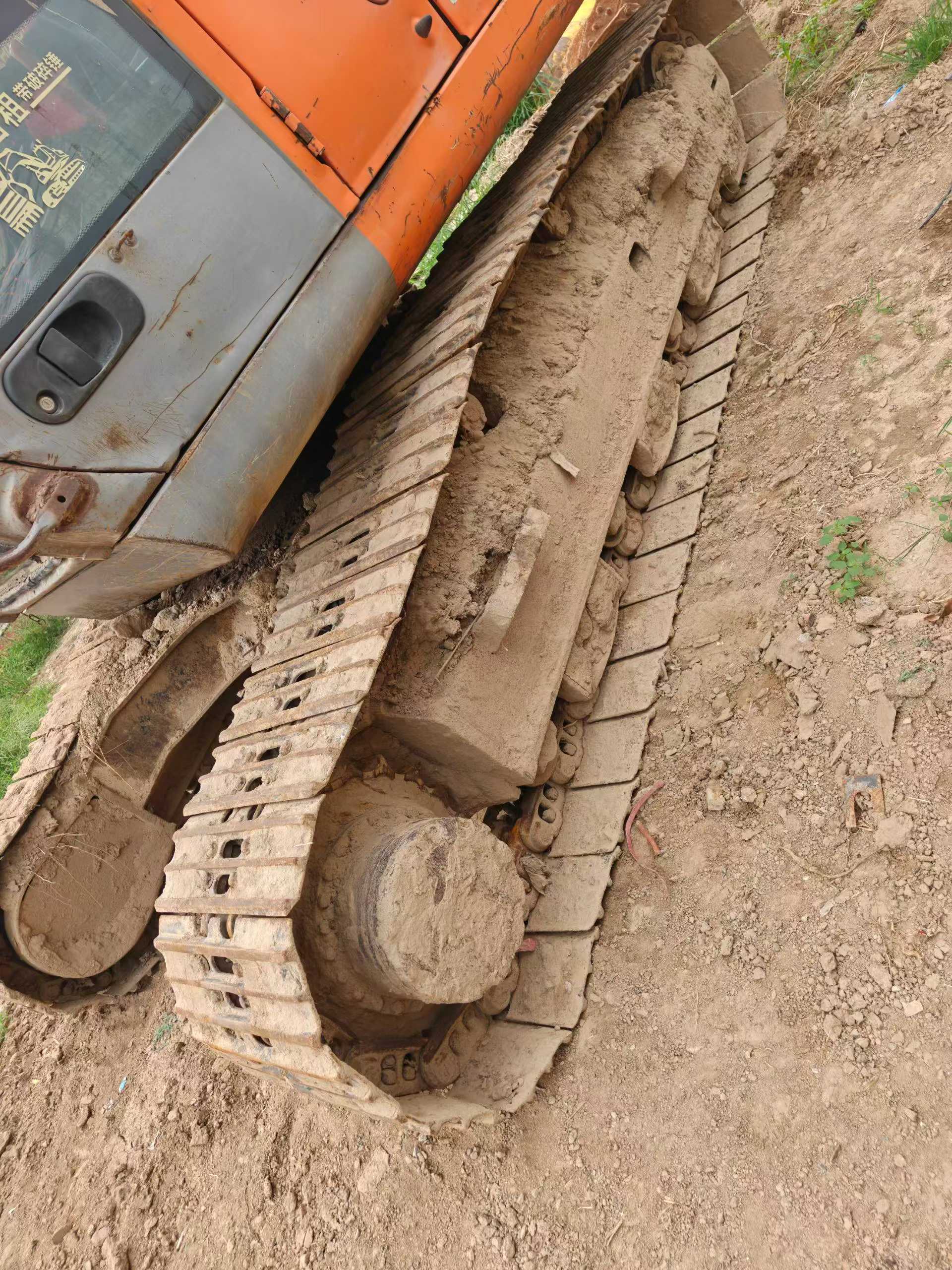 Buy Hitachi ZX200-6 Used Excavator / 9 Buy Hitachi ZX200-6 Used Excavator / 9