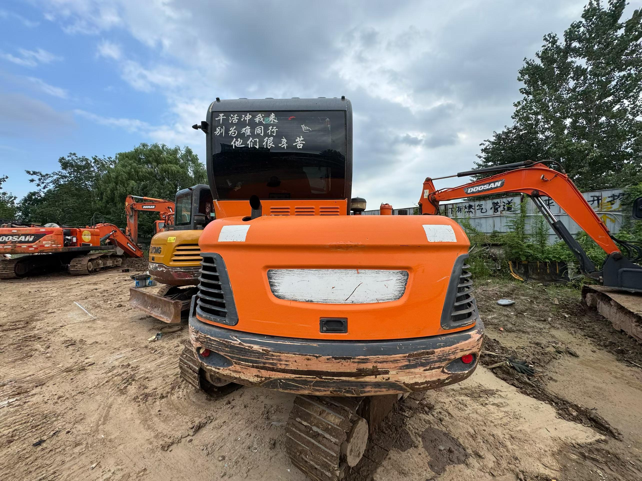 Buy Doosan DH60 Used Excavator / 9 Buy Doosan DH60 Used Excavator / 9