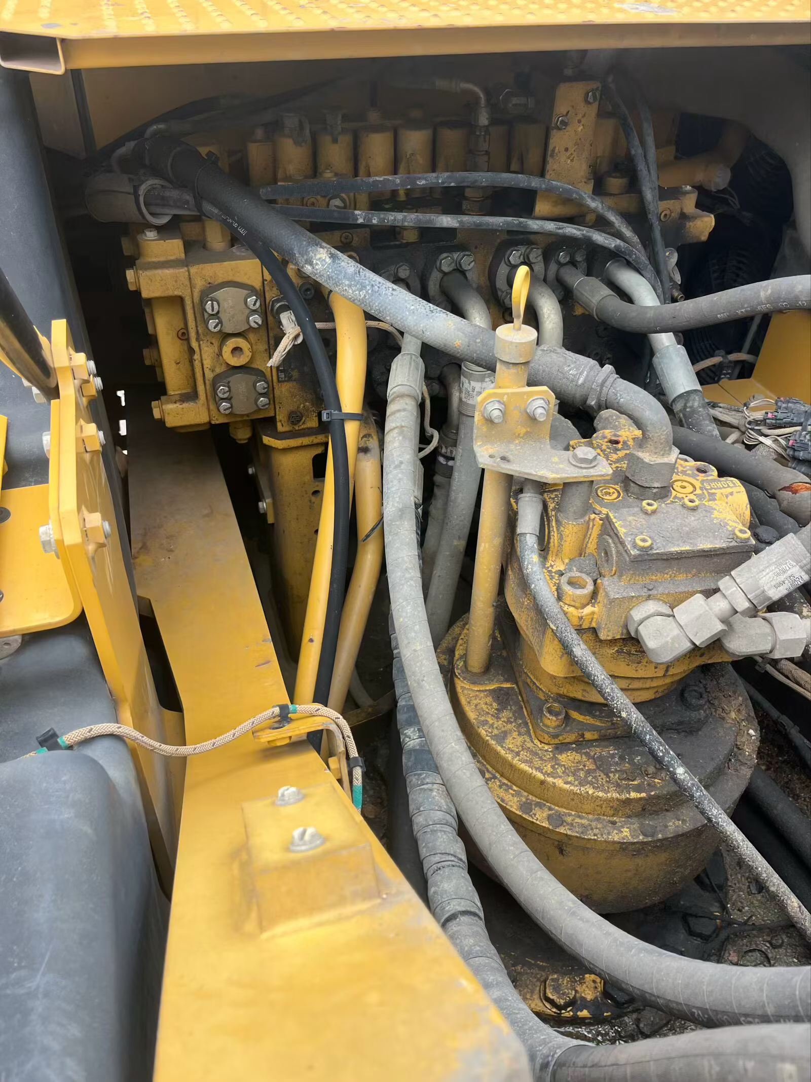 Buy Caterpillar 330B Used Excavator / 5 Buy Caterpillar 330B Used Excavator / 5