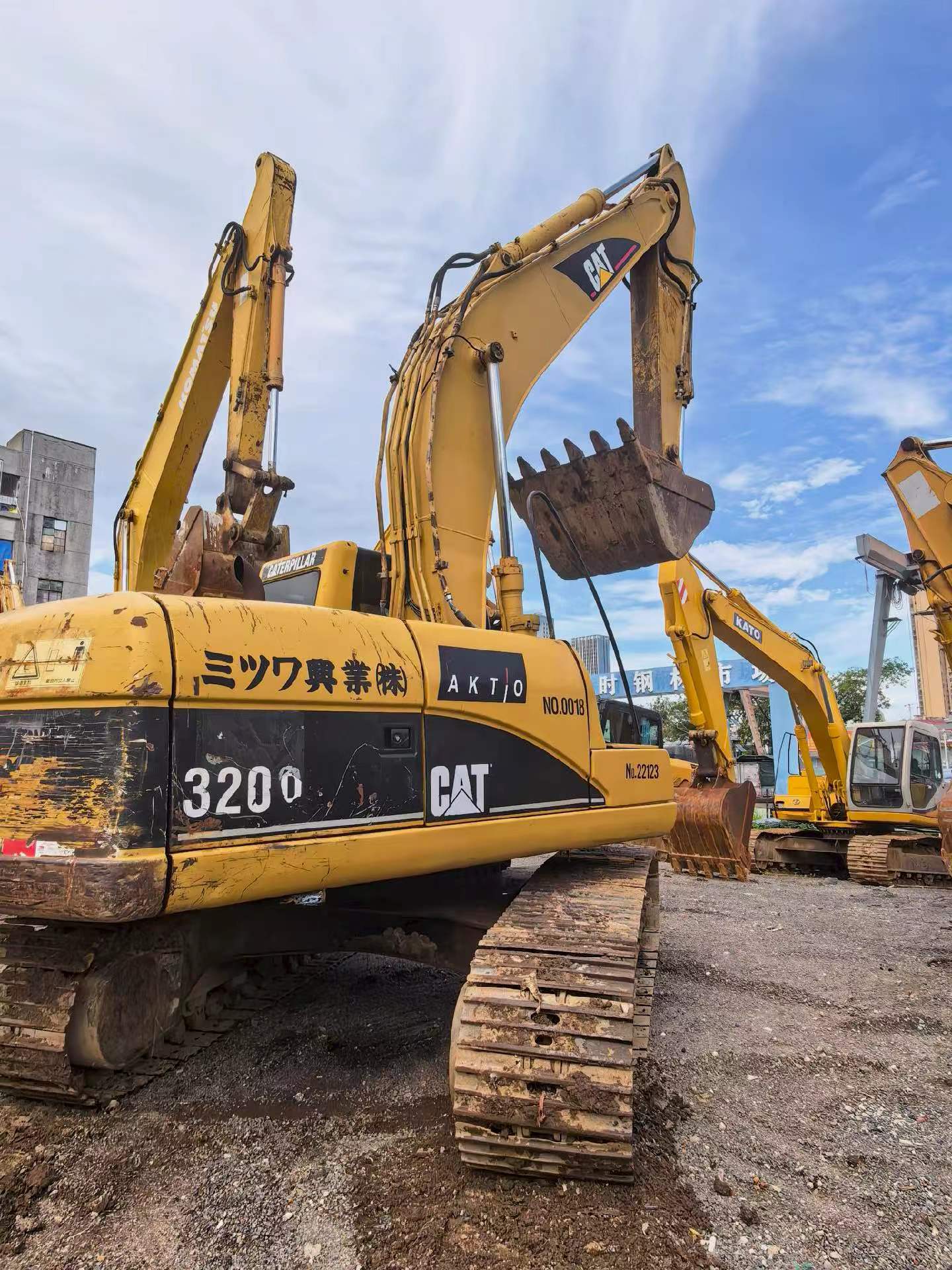 Buy Caterpillar 320C Used Excavator / 2 Buy Caterpillar 320C Used Excavator / 2