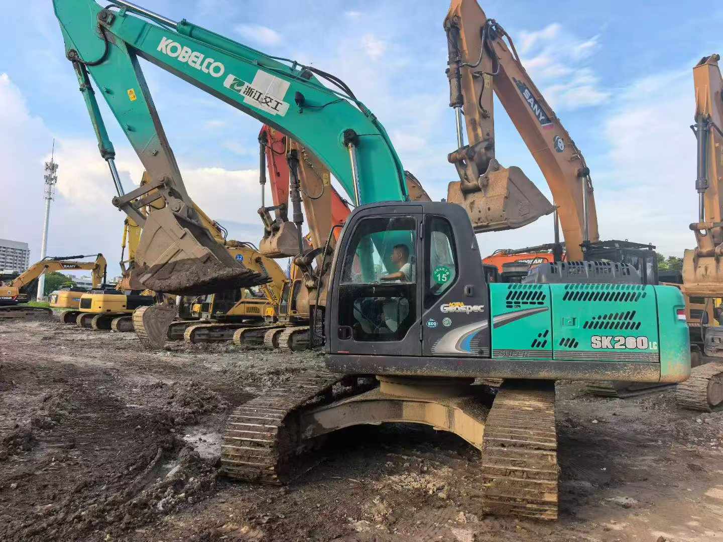 Buy Kobelco SK260 Used Excavator / 2