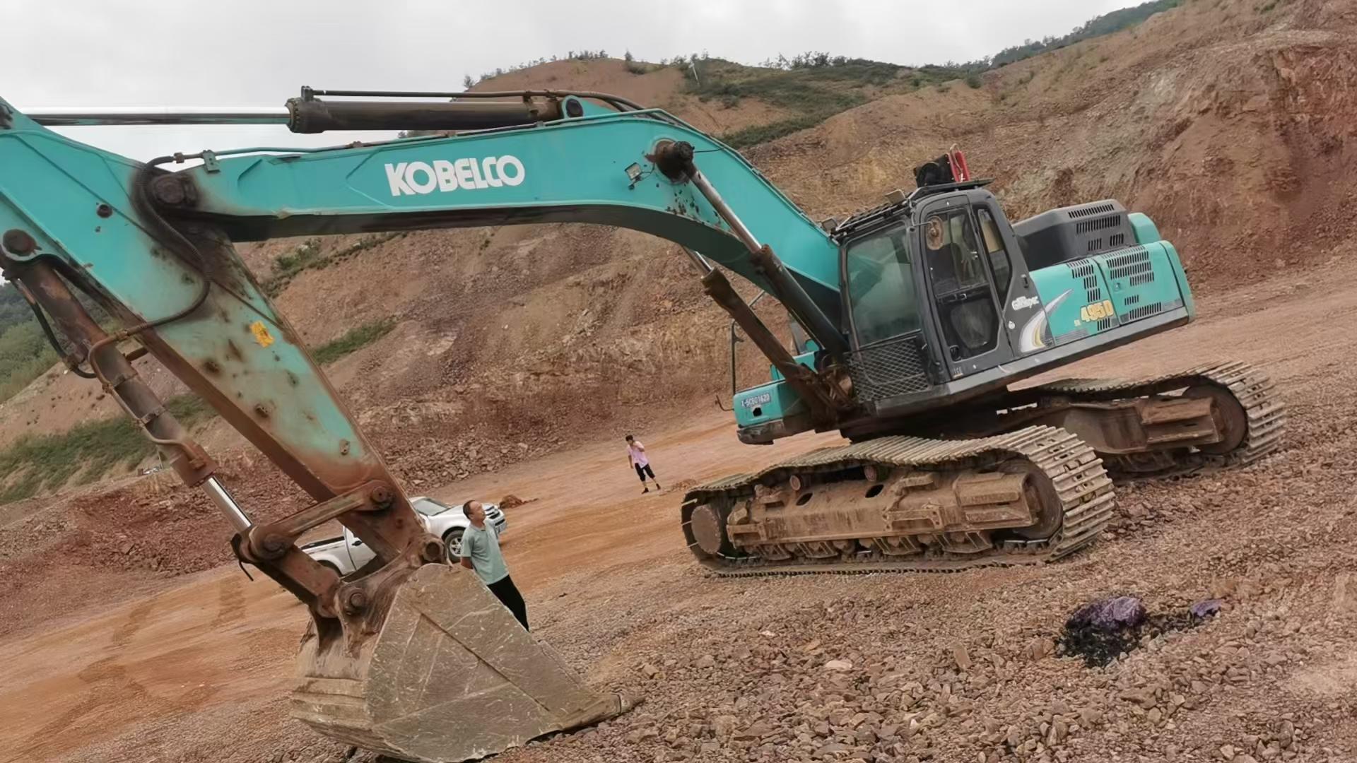 Buy Kobelco SK495D Used Excavator / 4