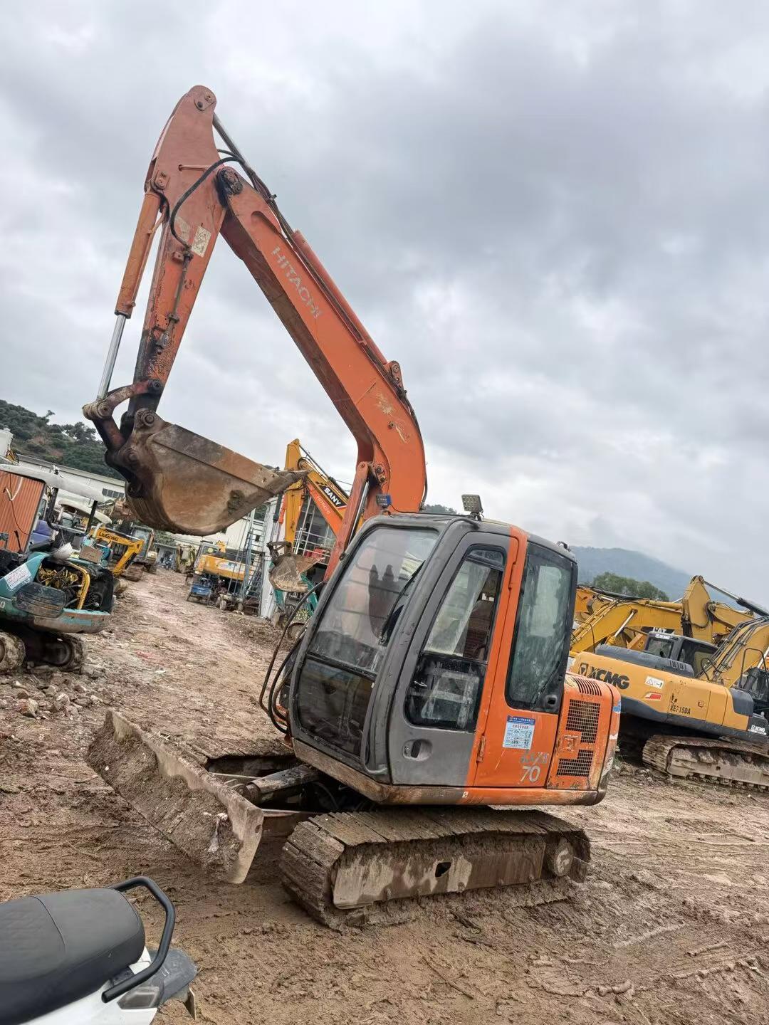 Buy Hitachi EX60-6 Used Excavator / 3 Buy Hitachi EX60-6 Used Excavator / 3