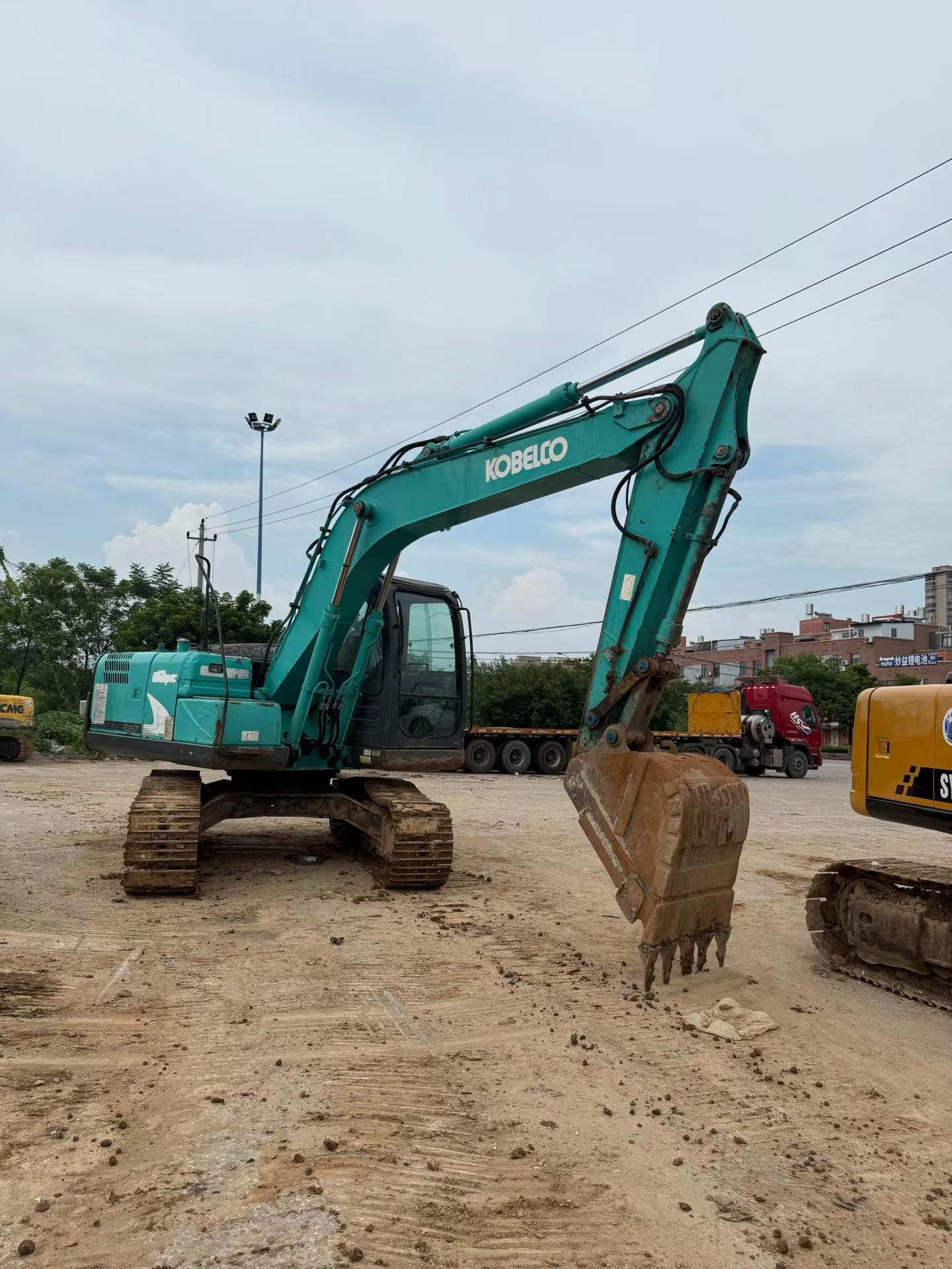 Buy Kobelco SK140LC-8 Used Excavator / 4