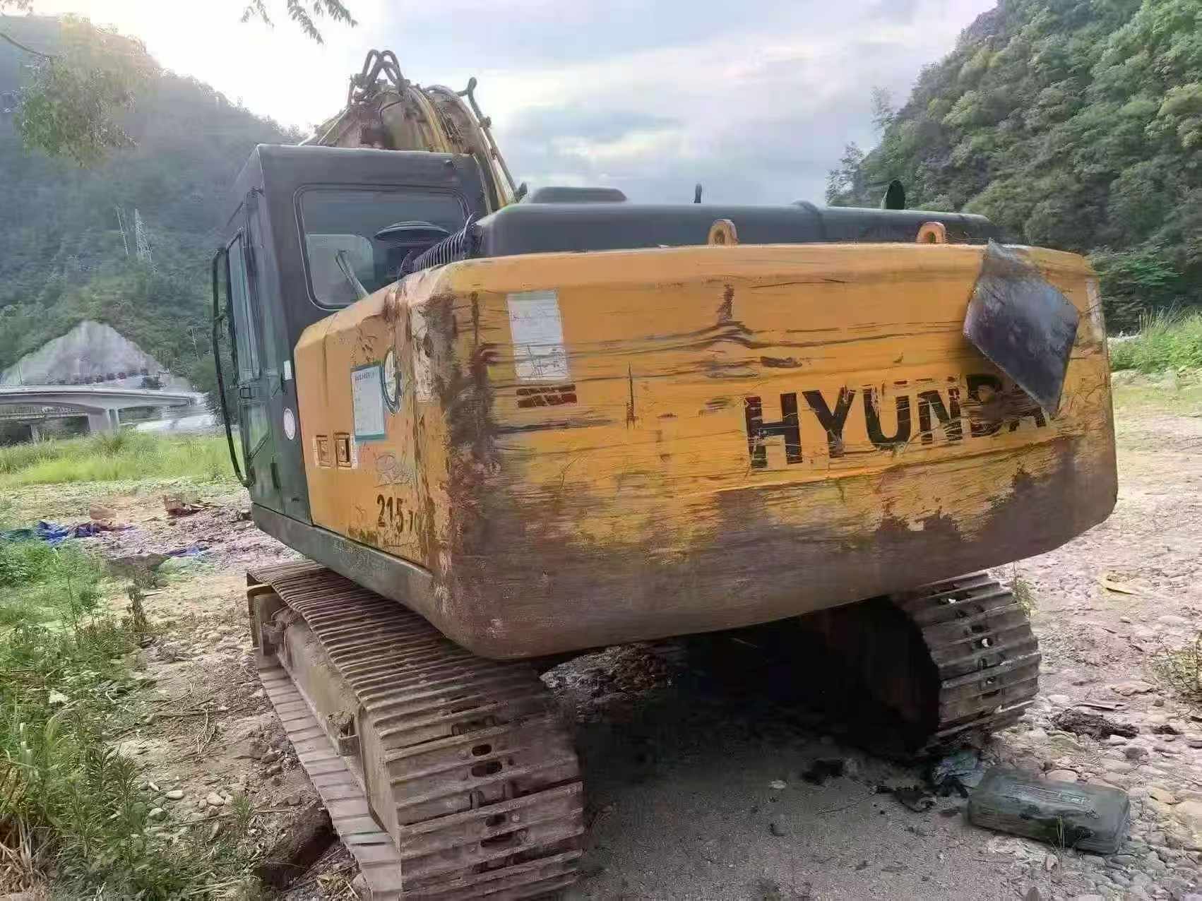 Buy Hyundai R215-7 Used Excavator / 4 Buy Hyundai R215-7 Used Excavator / 4