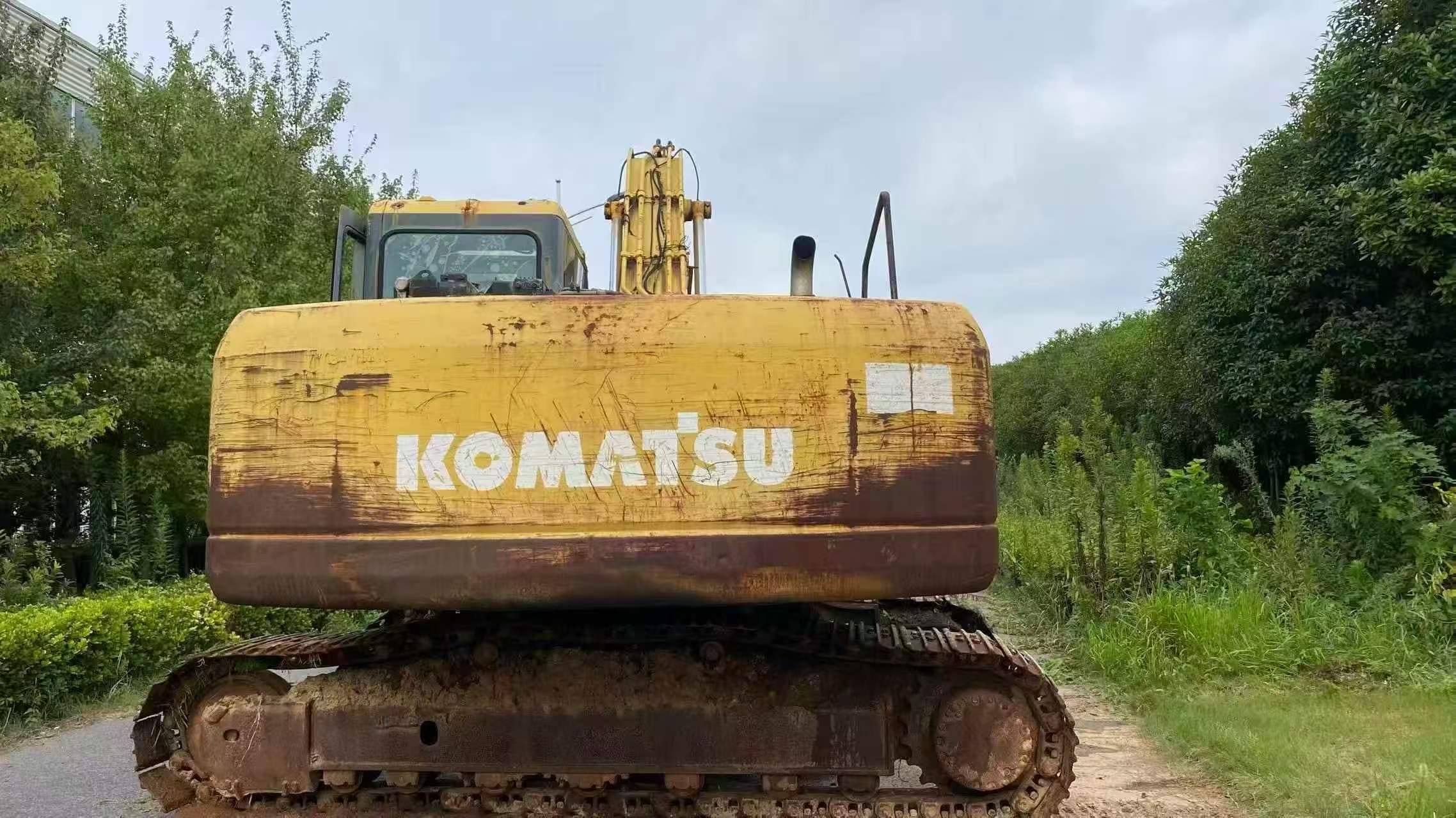 Buy Komatsu PC200-7 Used Excavator / 1