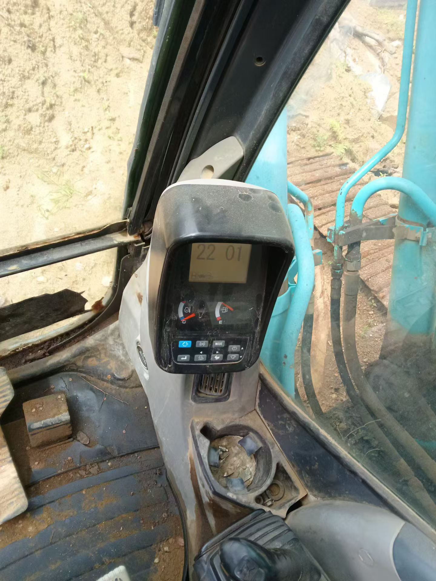Buy Kobelco SK200 Used Excavator / 9
