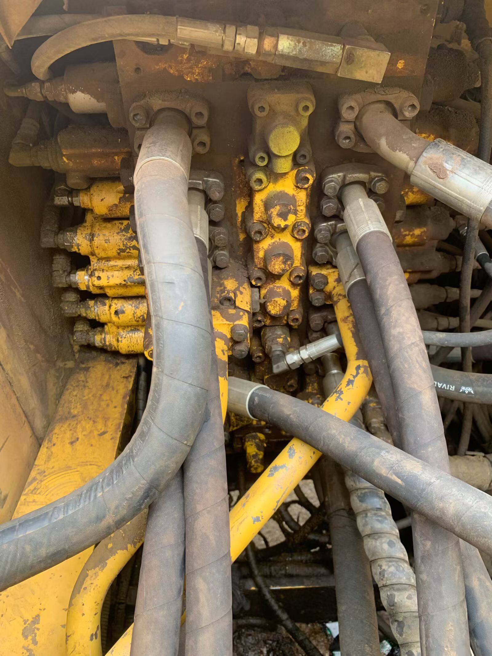 Buy Komatsu PC240-6 Used Excavator / 4
