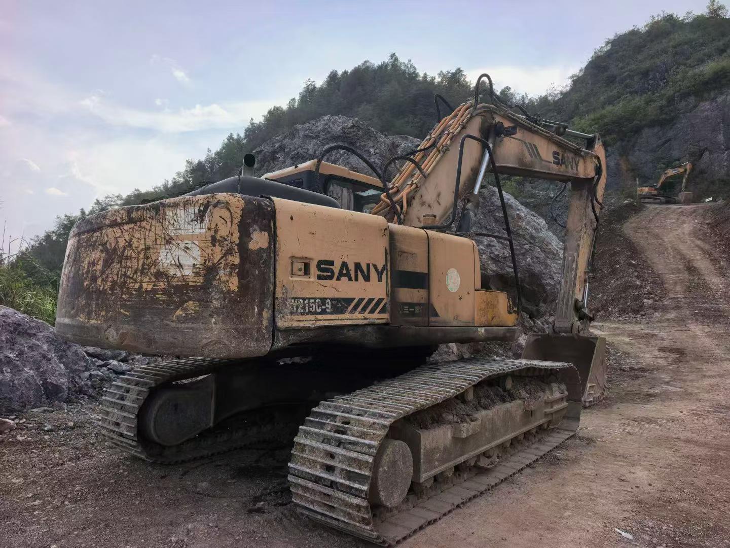 Buy Sany SY215C Used Excavator / 2