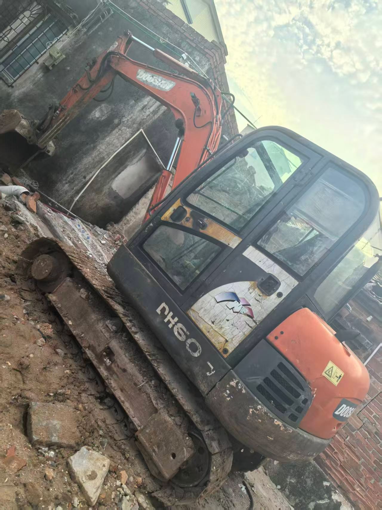 Buy Doosan DH60-7 Used Excavator / 3