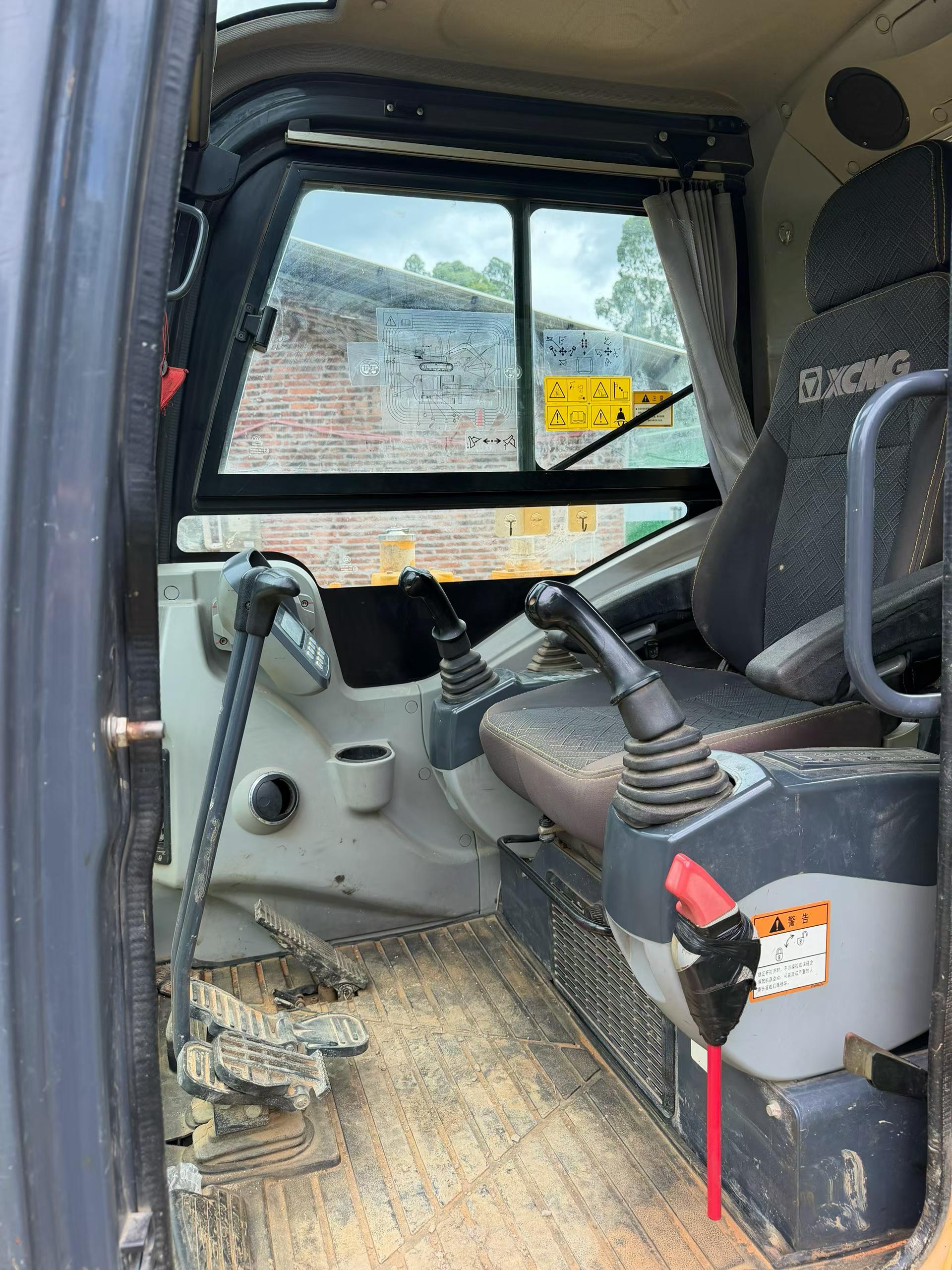 Buy XCMG LW60G Used Excavator / 5