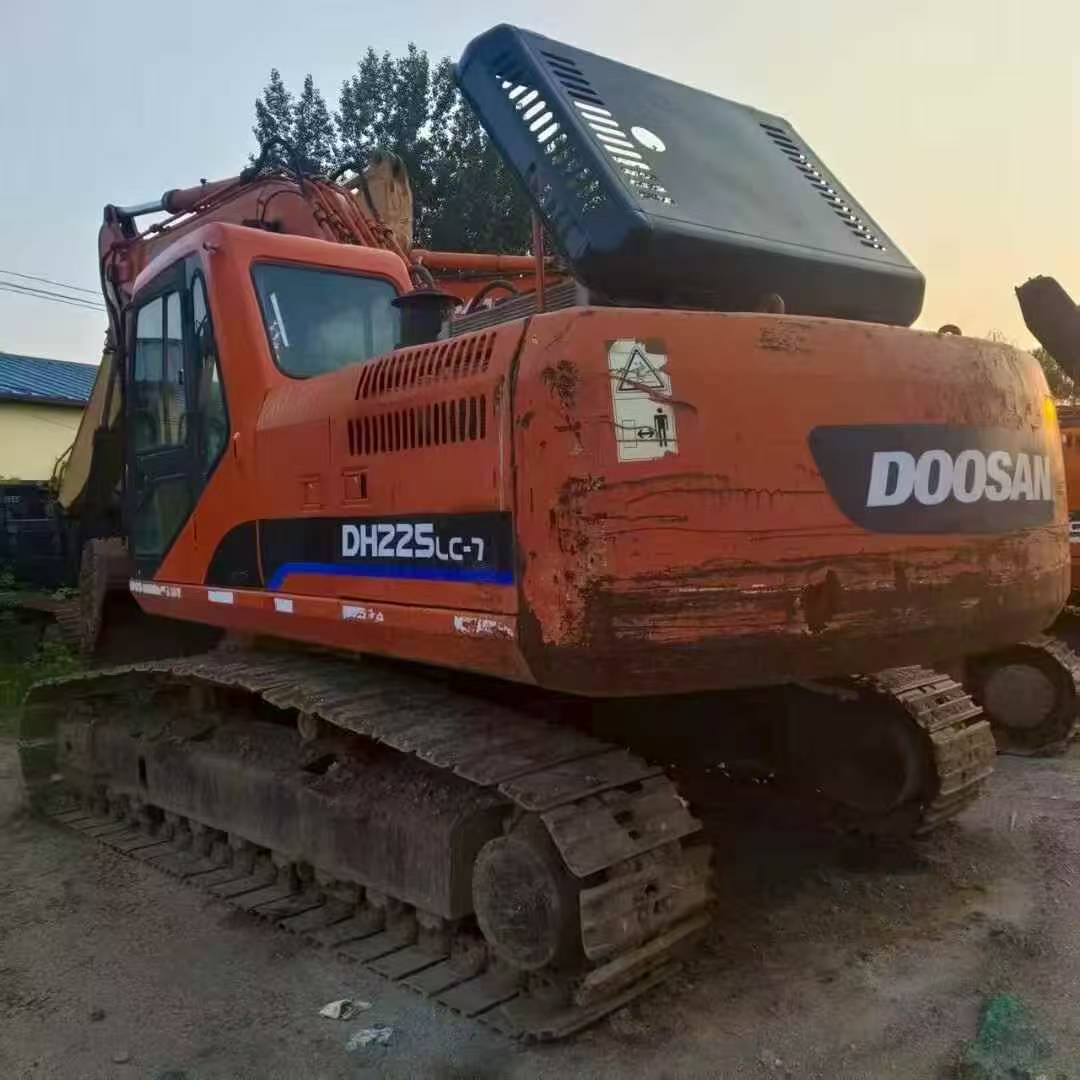 Buy Doosan DH225-7 Used Excavator / 2