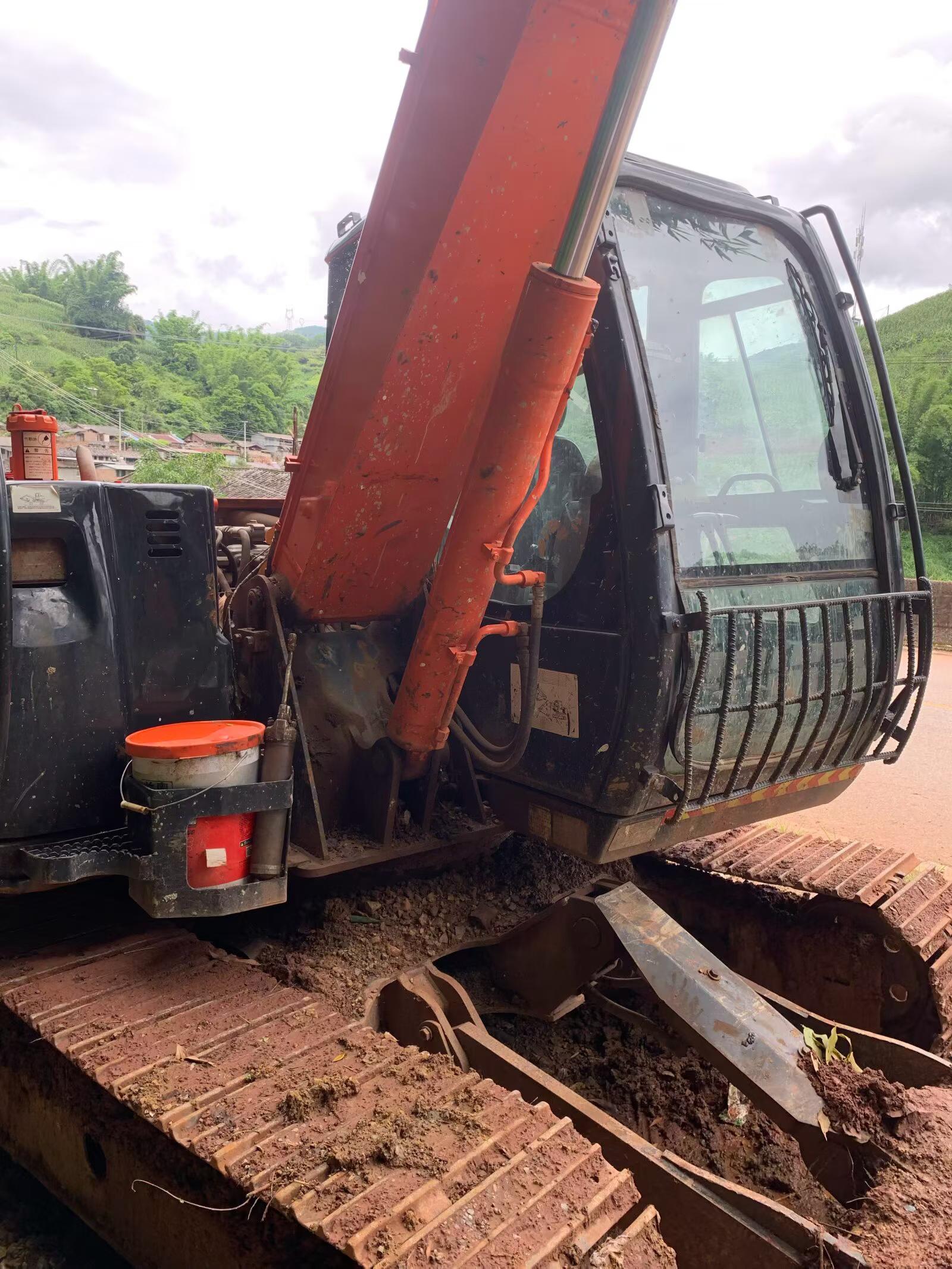 Buy Hitachi EX70 Used Excavator / 1
