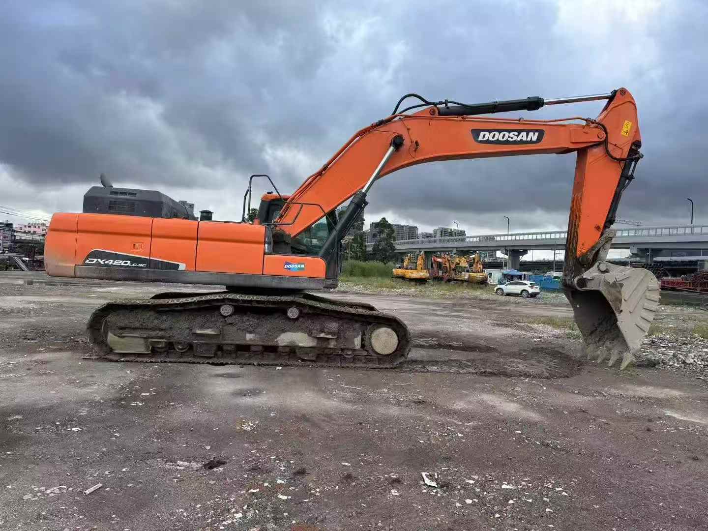 Buy Doosan DH420LC-7 Used Excavator / 3