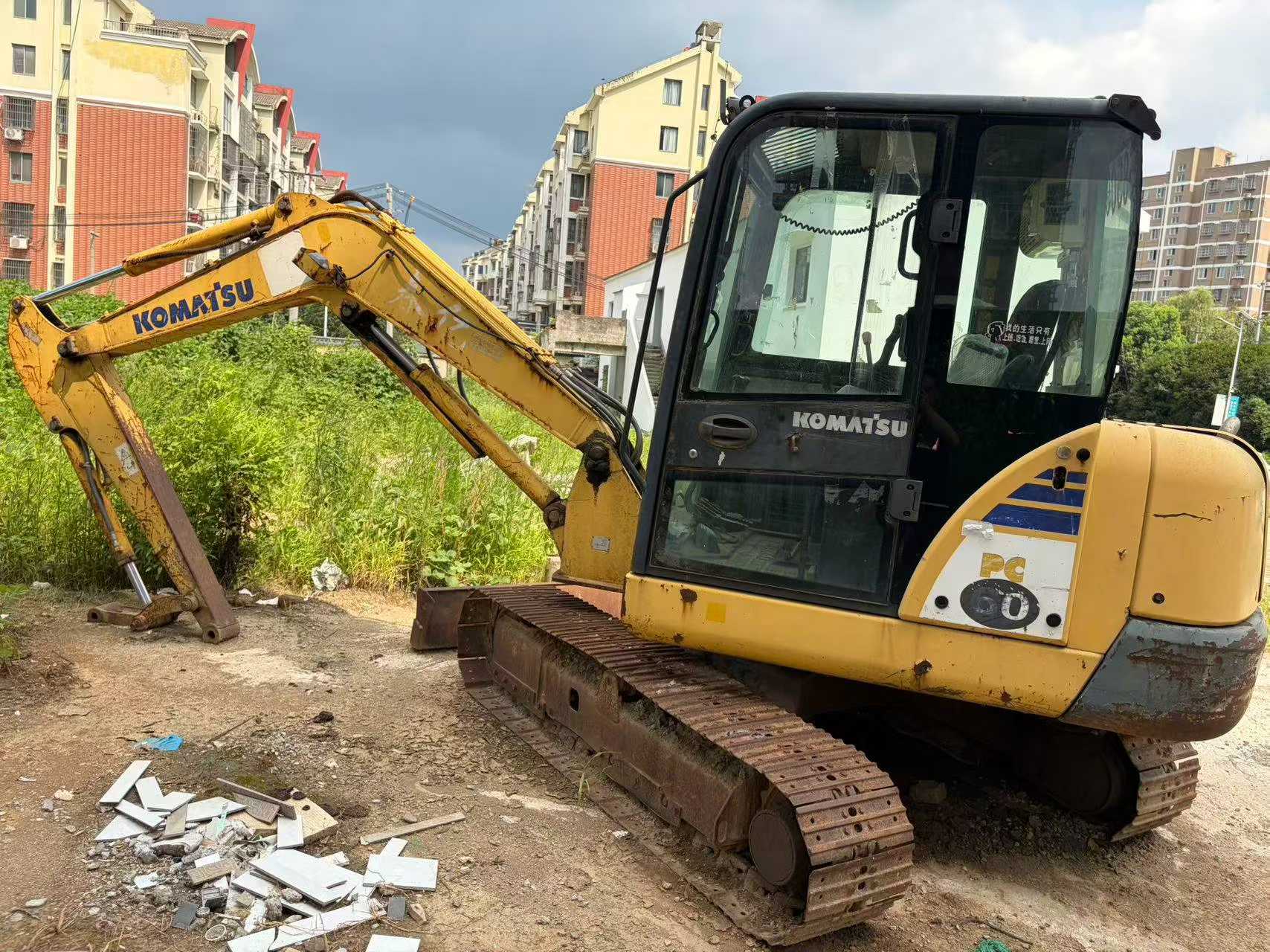 Buy Komatsu PC56-7 Used Excavator / 2