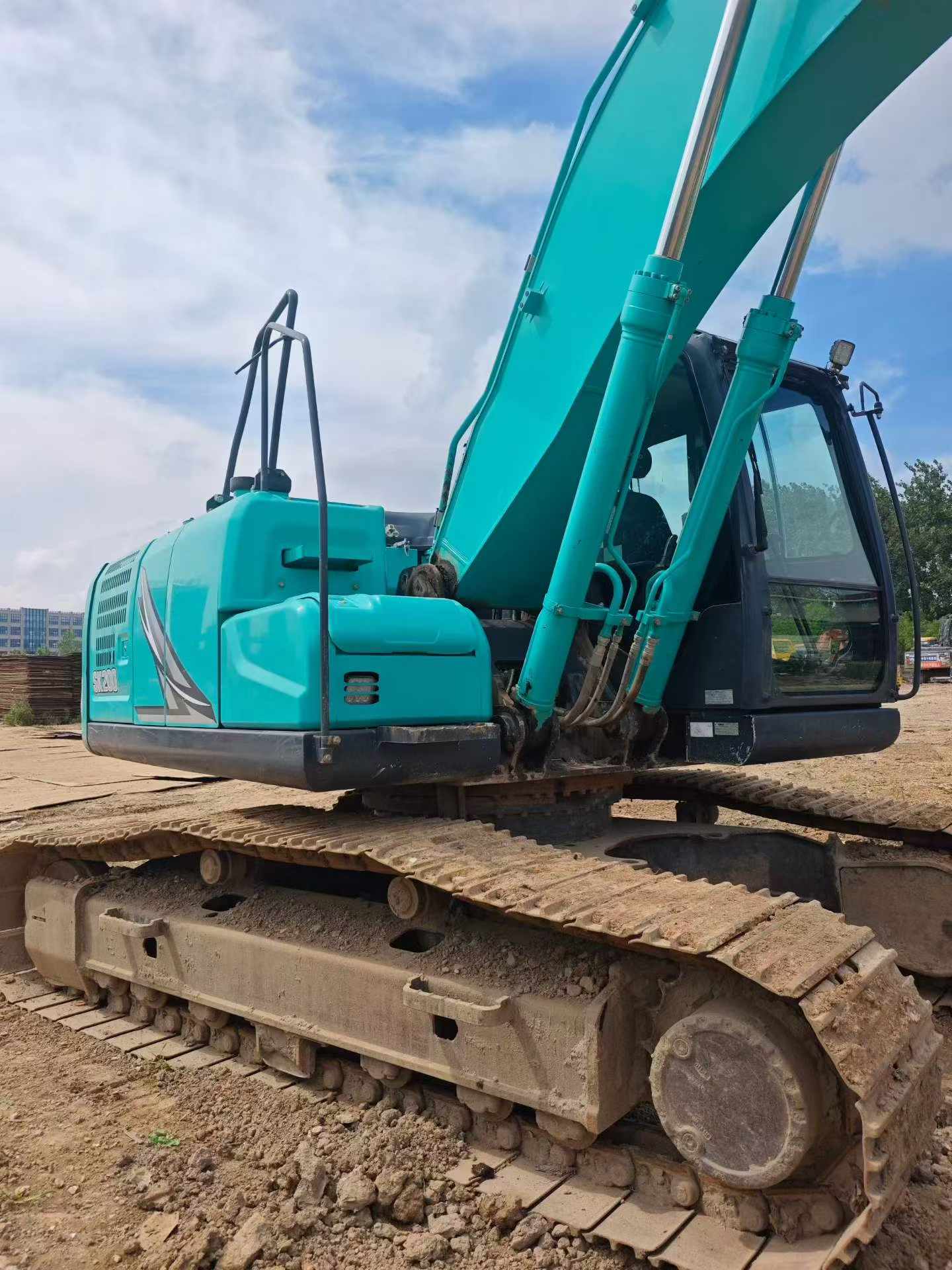 Buy Kobelco SK200-2 Used Excavator / 4