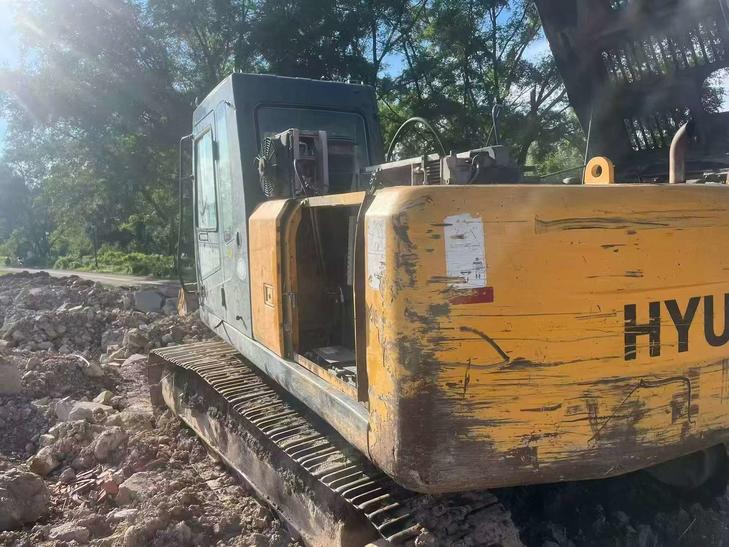 Buy Hyundai R225-7 Used Excavator / 1