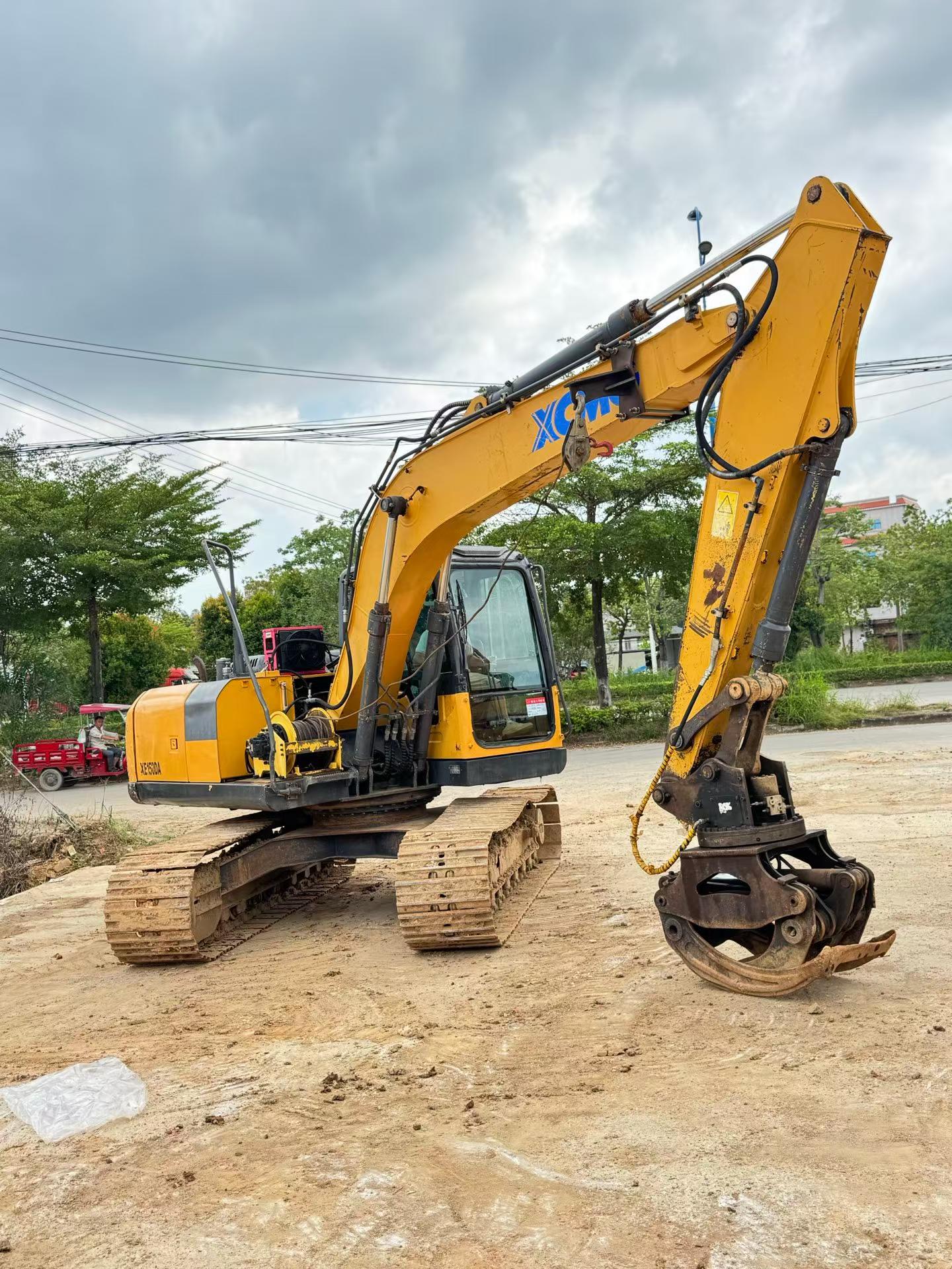 Buy XCMG LW150FV Used Excavator / 2
