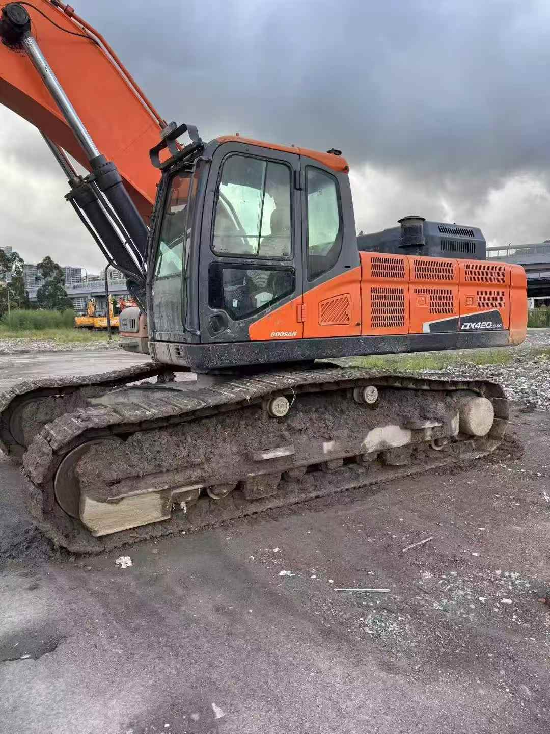 Buy Doosan DH420LC-7 Used Excavator / 4