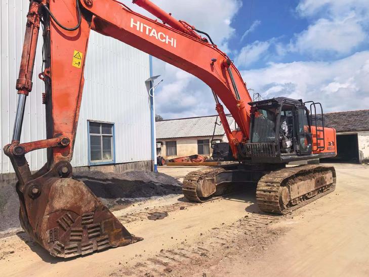 Buy Hitachi ZX490LCH-5A Used Excavator / 1