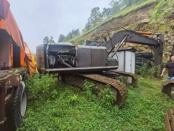 Buy Hitachi EX210-5 Used Excavator / 1