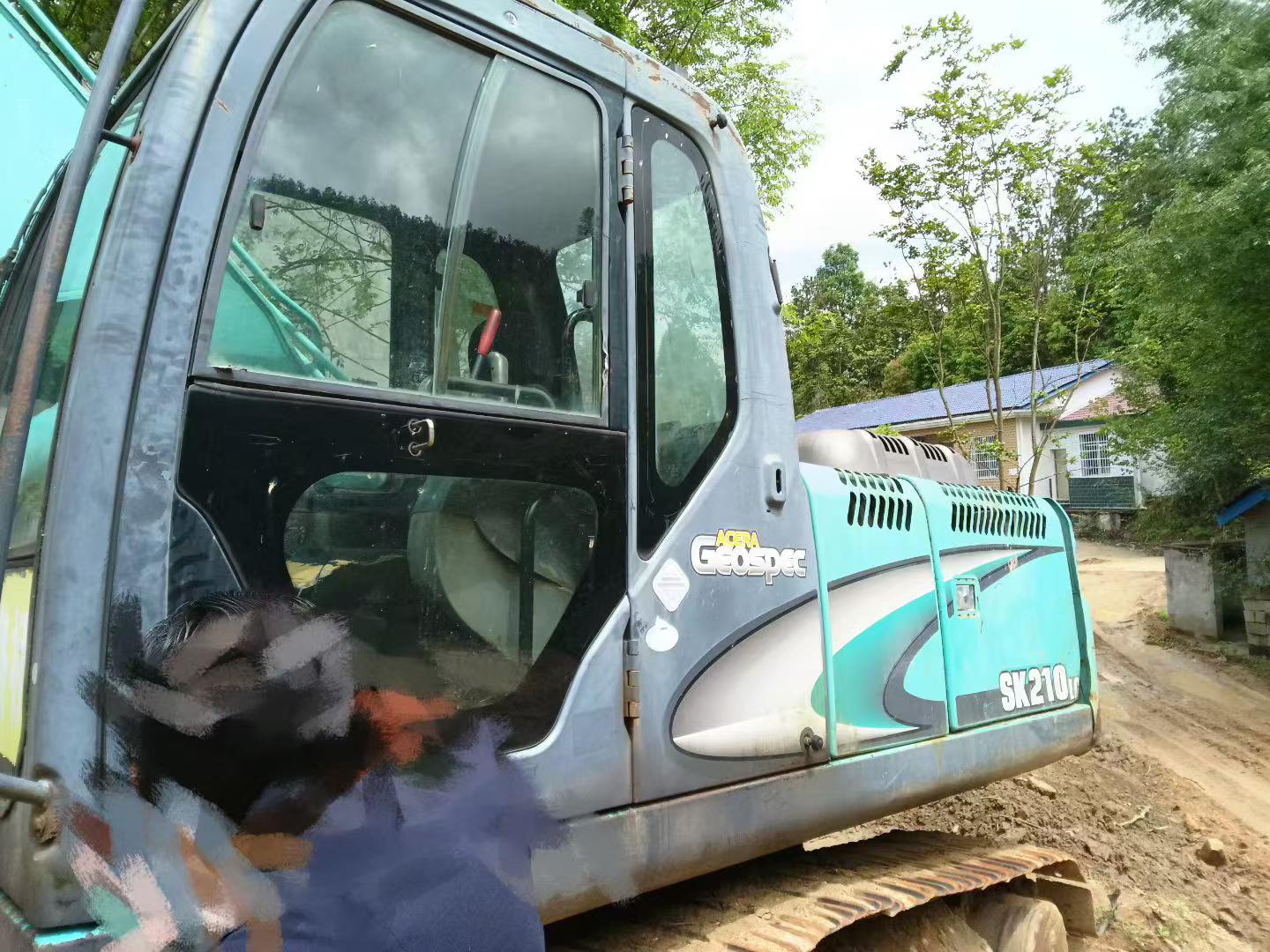 Buy Kobelco SK200 Used Excavator / 6