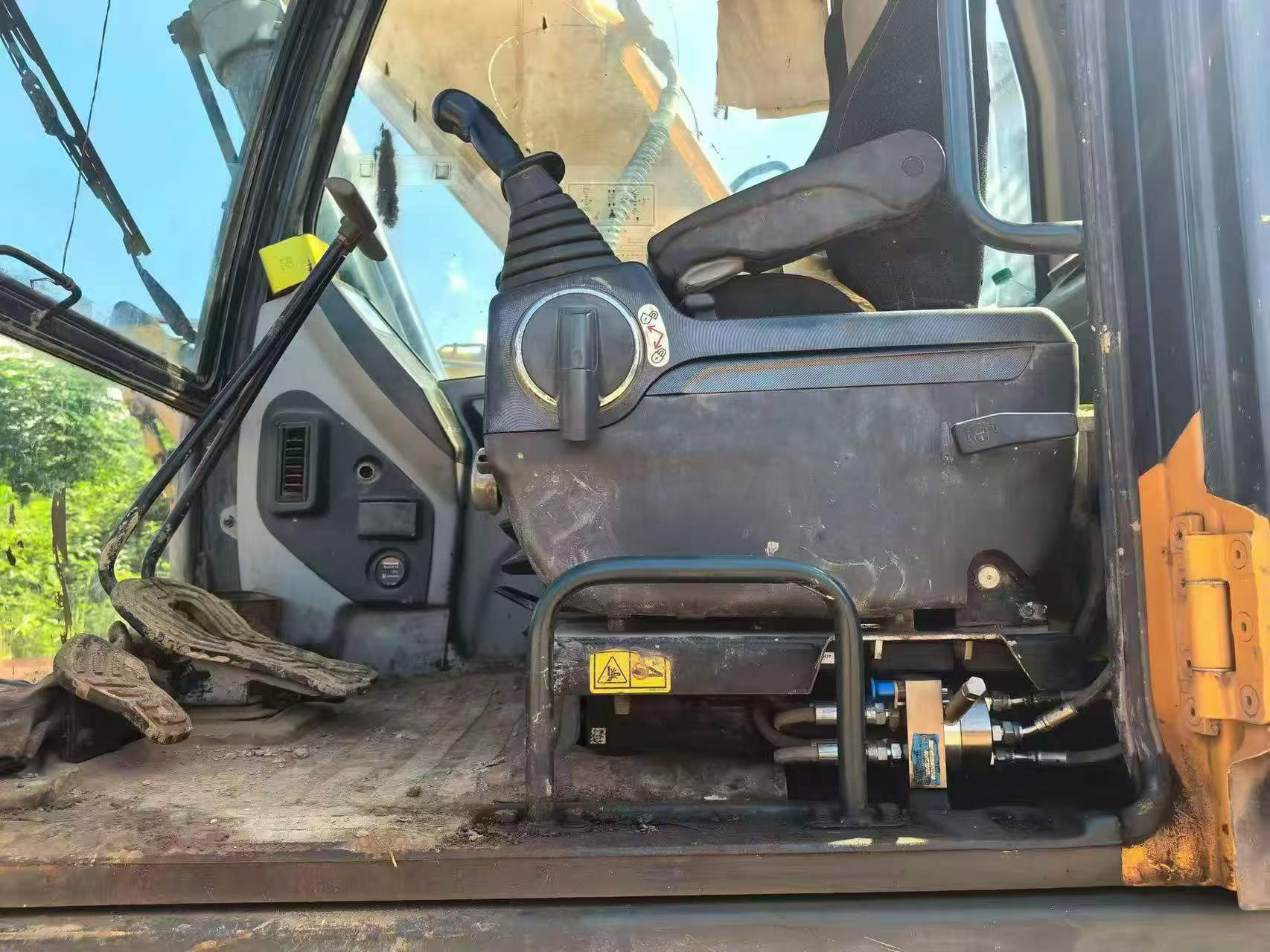 Buy Hyundai R215VS Used Excavator / 9
