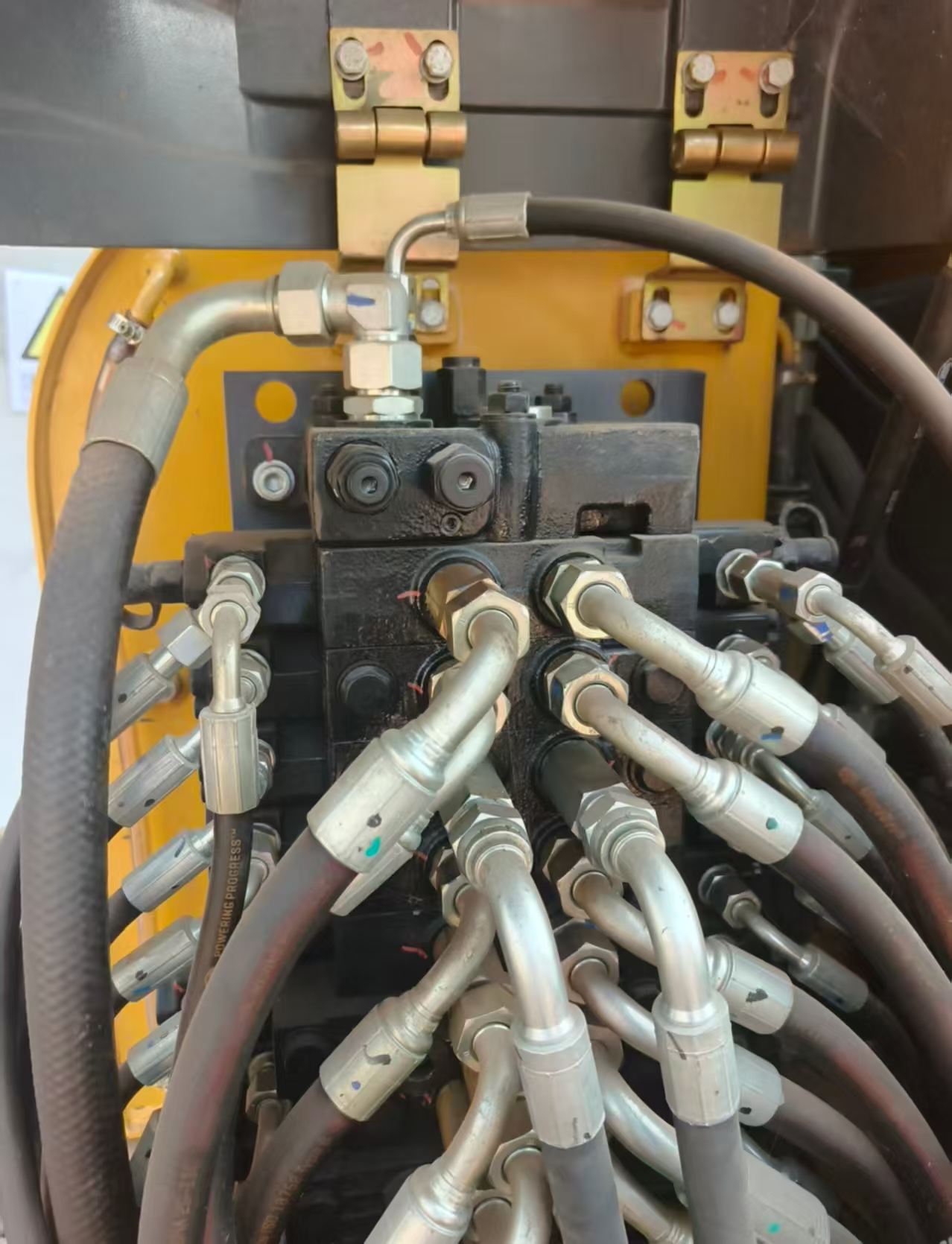 Buy XCMG LW1400KN Used Excavator / 4 Buy XCMG LW1400KN Used Excavator / 4