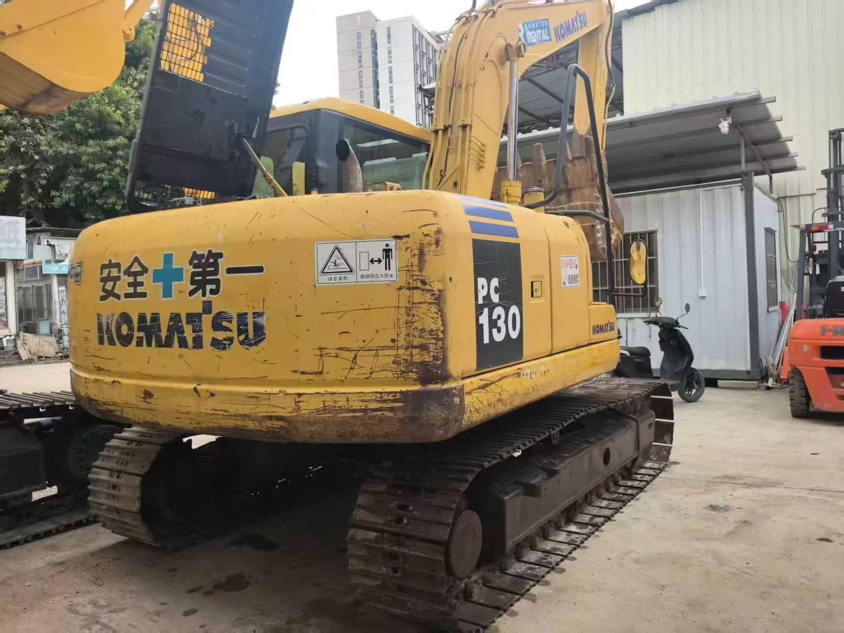 Buy Komatsu PC130-7 Used Excavator / 9 Buy Komatsu PC130-7 Used Excavator / 9