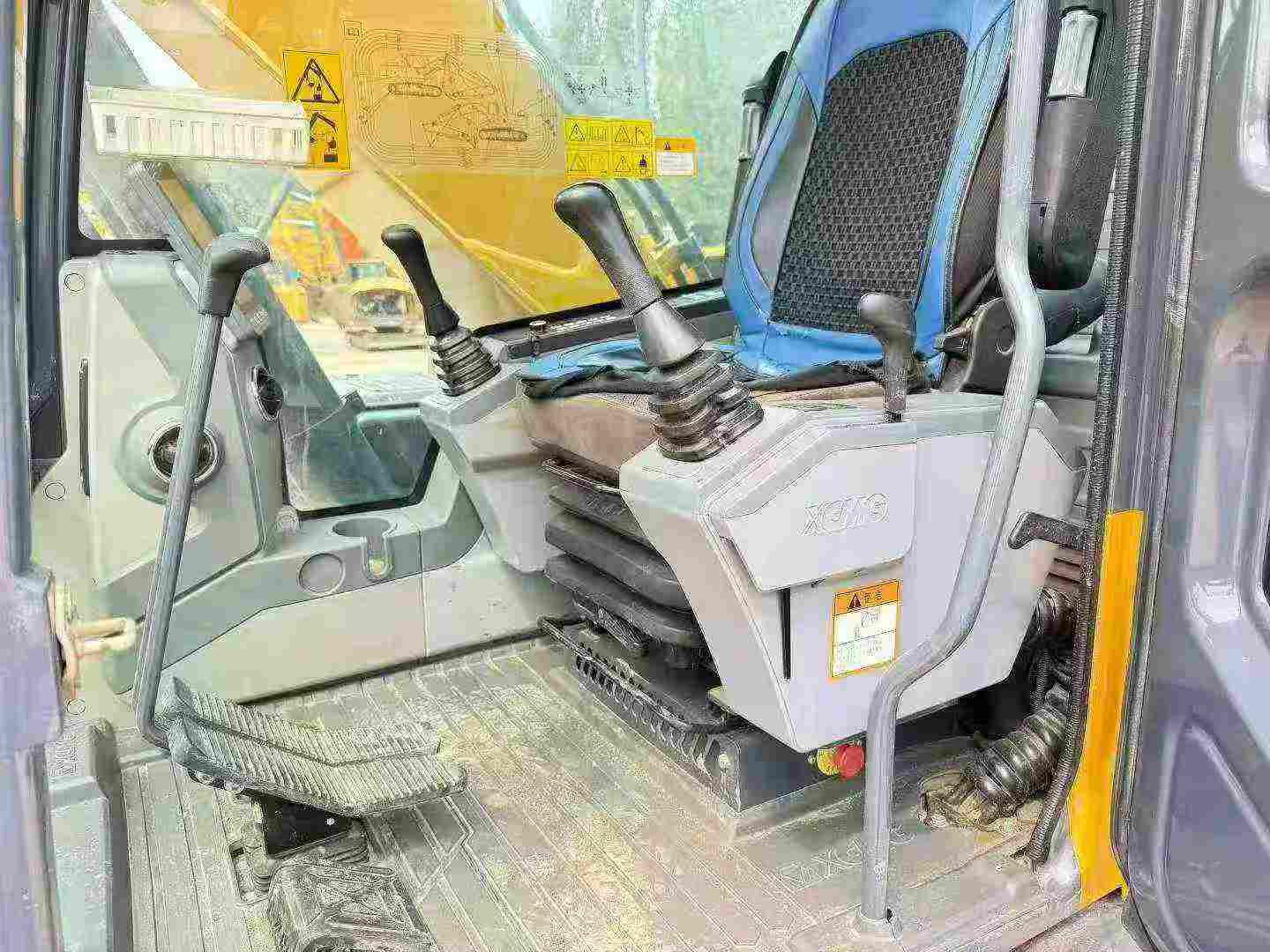 Buy XCMG LW200 Used Excavator / 9 Buy XCMG LW200 Used Excavator / 9