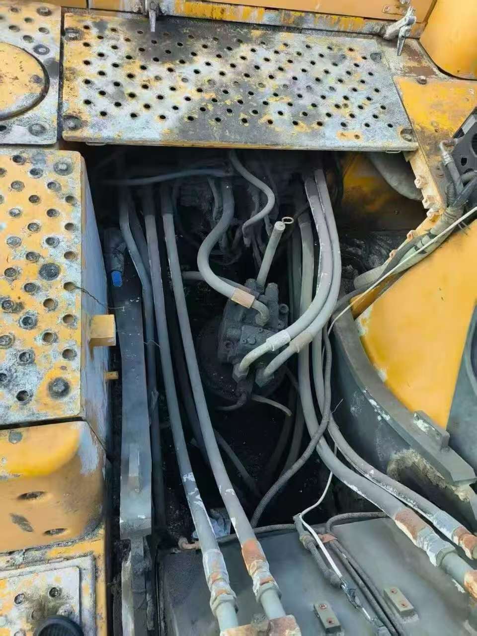 Buy Volvo EC210B Used Excavator / 5
