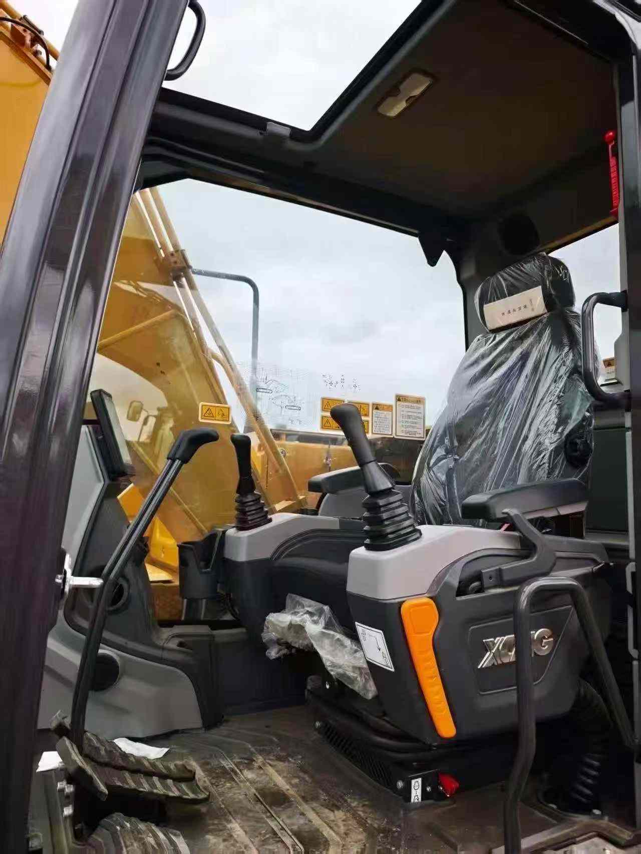 Buy XCMG LW1000KN Used Excavator / 9 Buy XCMG LW1000KN Used Excavator / 9