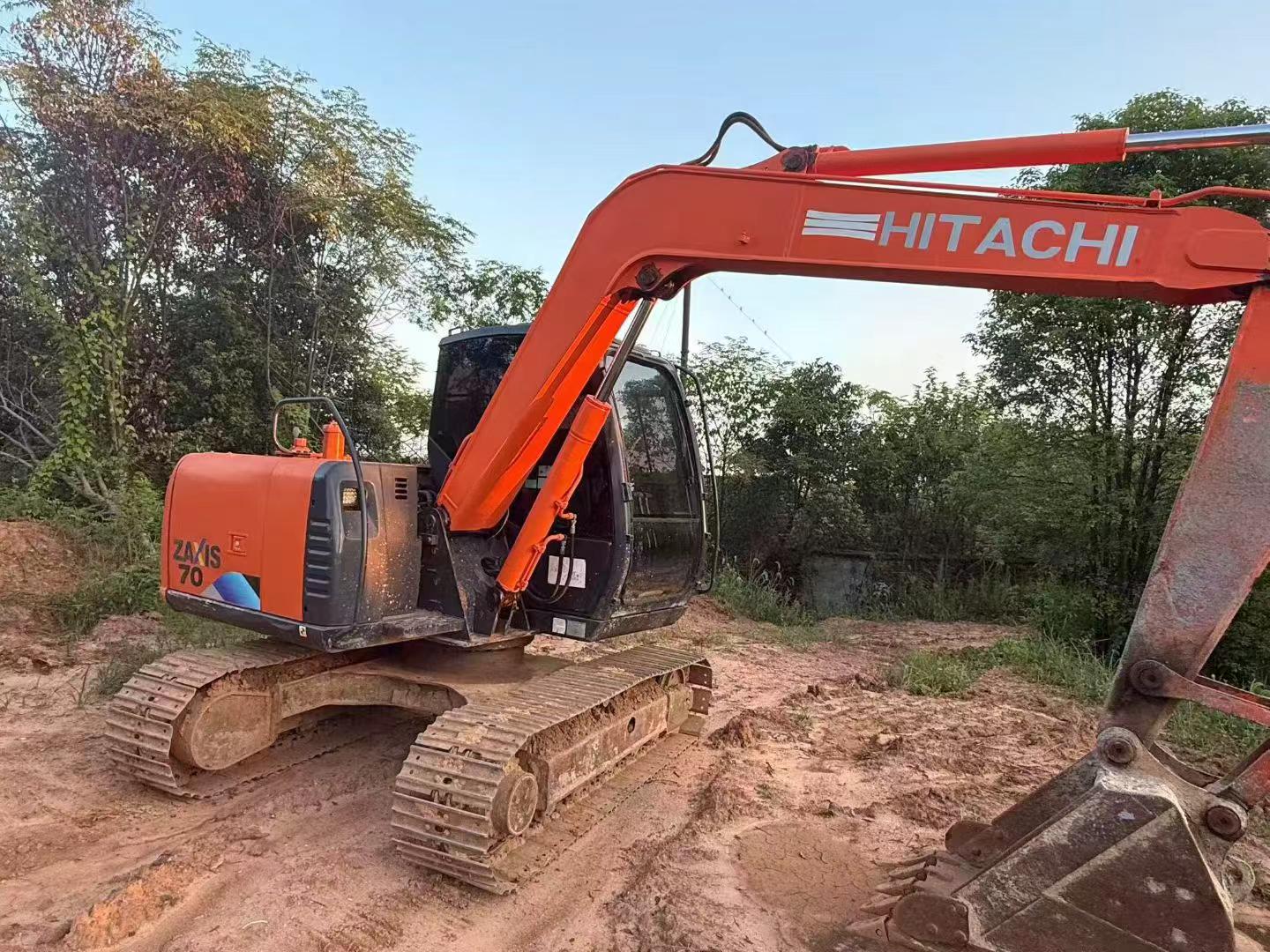 Buy Hitachi EX70 Used Excavator / 2