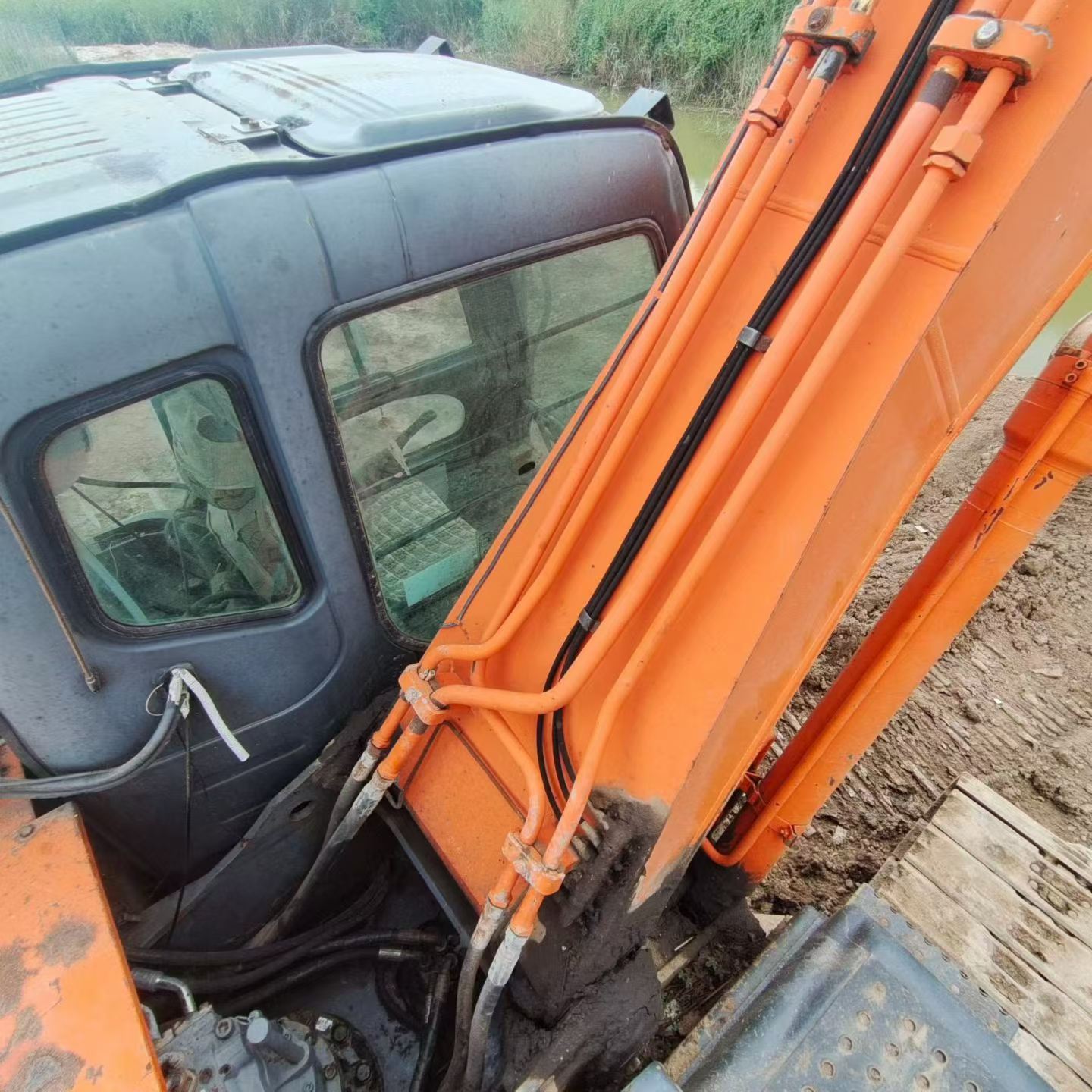 Buy Hitachi EX200 Used Excavator / 2