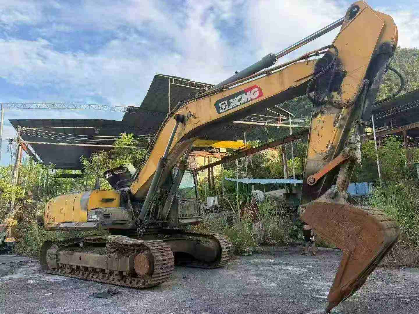 Buy XCMG ZL20E(D) Used Excavator / 2