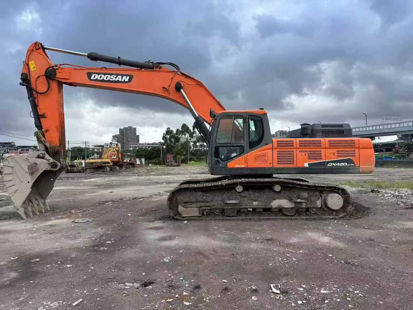 Buy Doosan DH420LC-7 Used Excavator / 2
