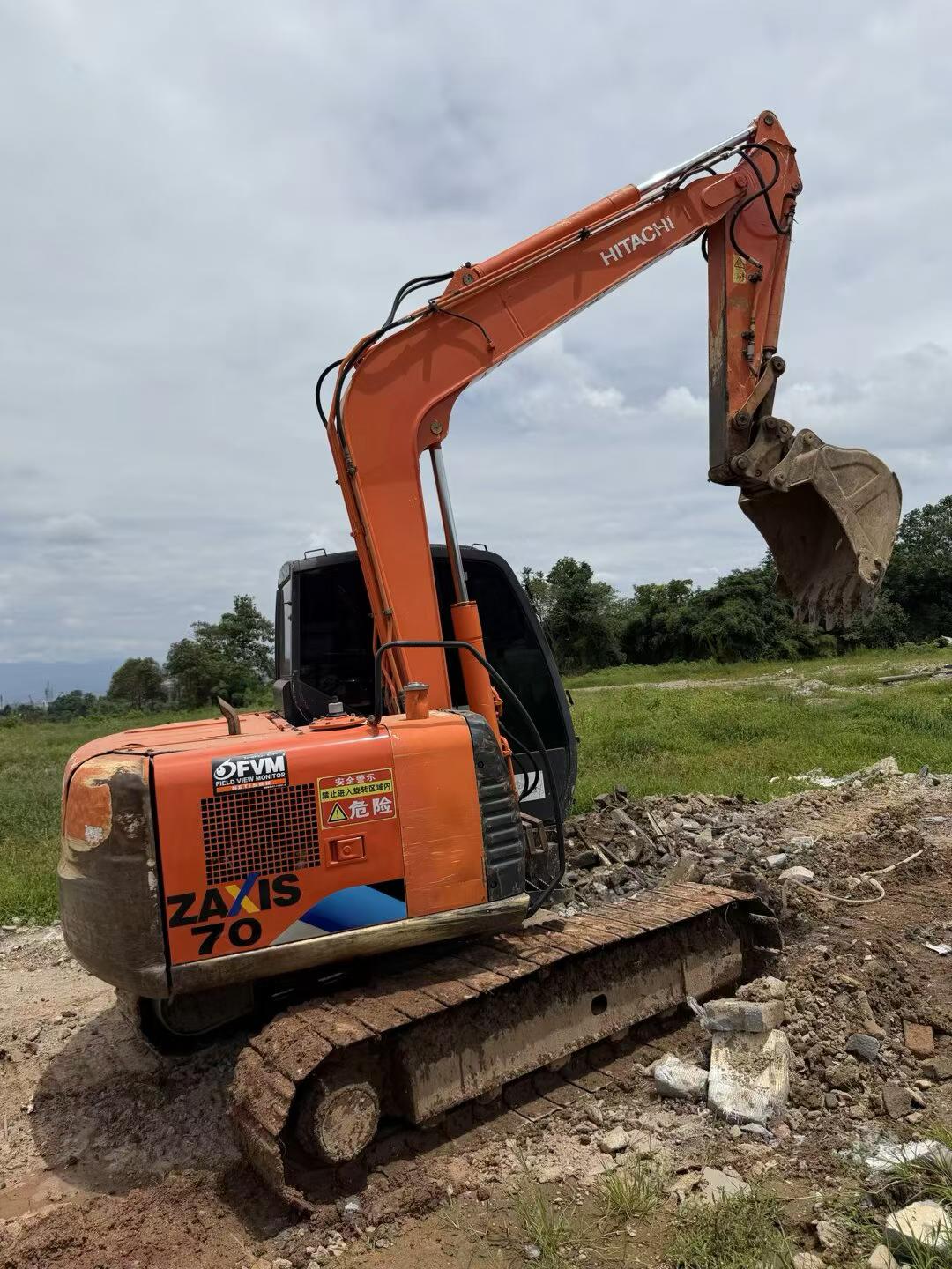 Buy Hitachi EX70 Used Excavator / 5
