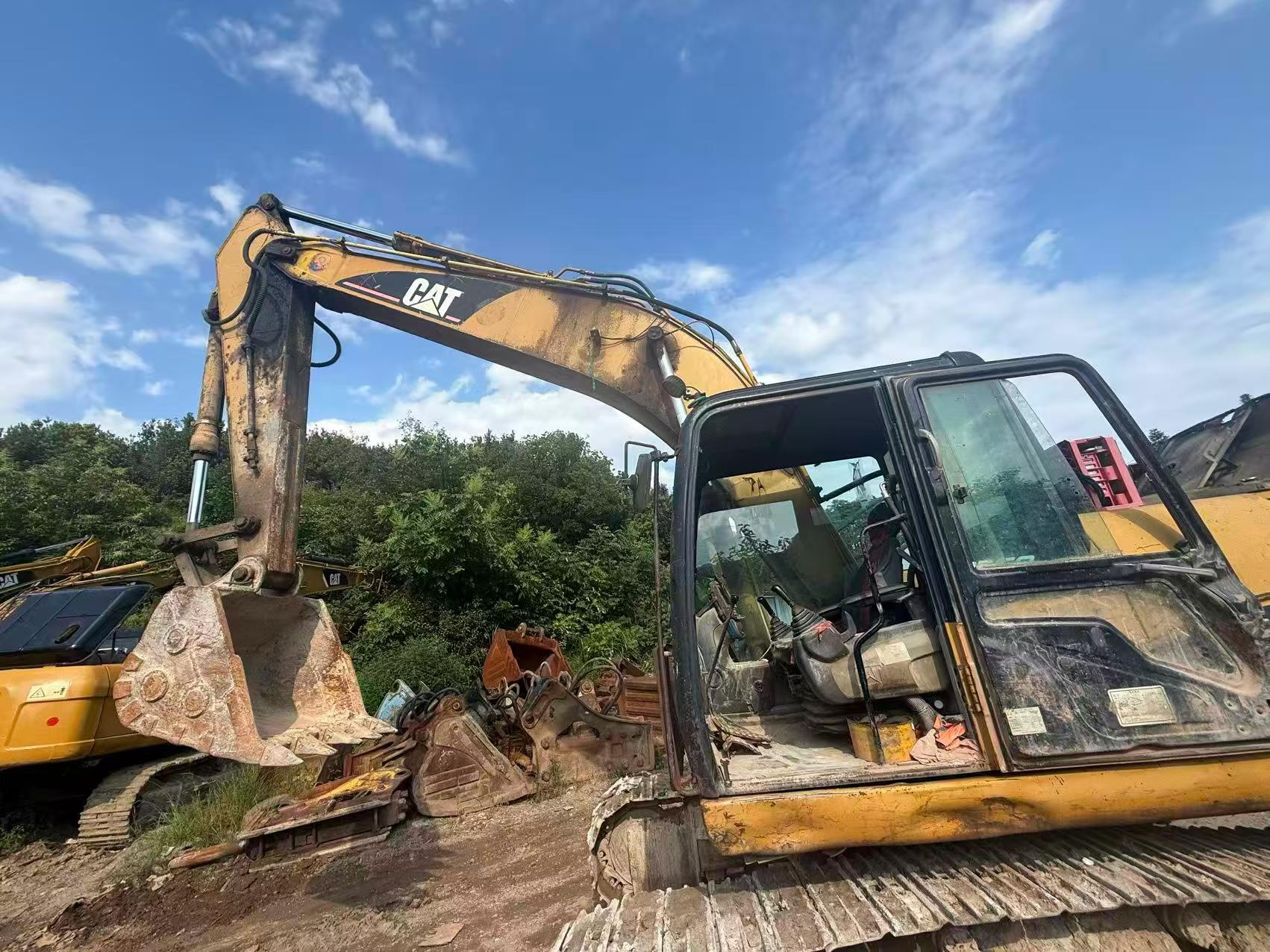 Buy Caterpillar 320D Used Excavator / 5