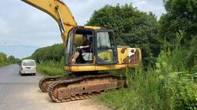 Buy Komatsu PC200-7 Used Excavator / 3 Buy Komatsu PC200-7 Used Excavator / 3