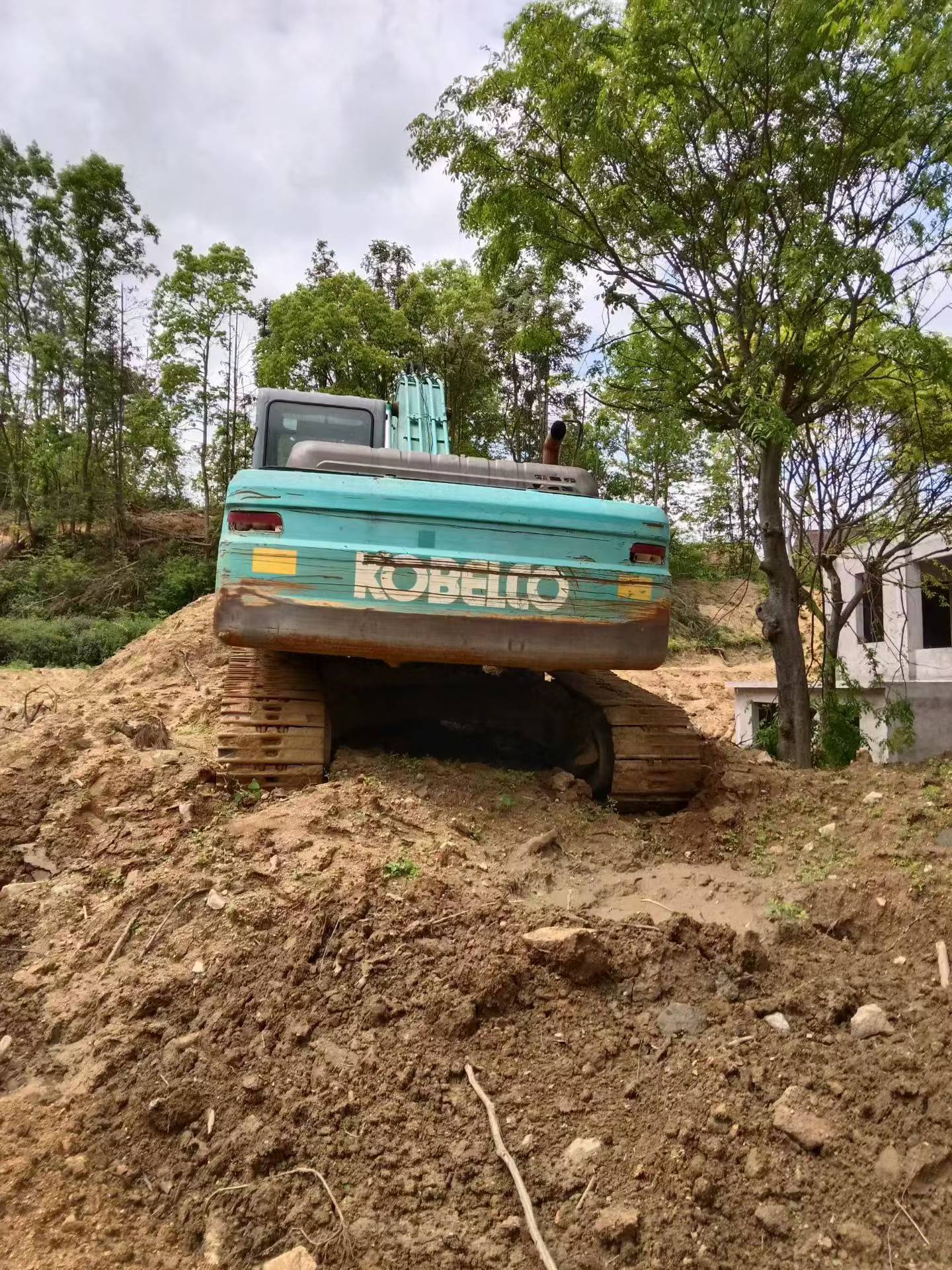 Buy Kobelco SK200 Used Excavator / 7
