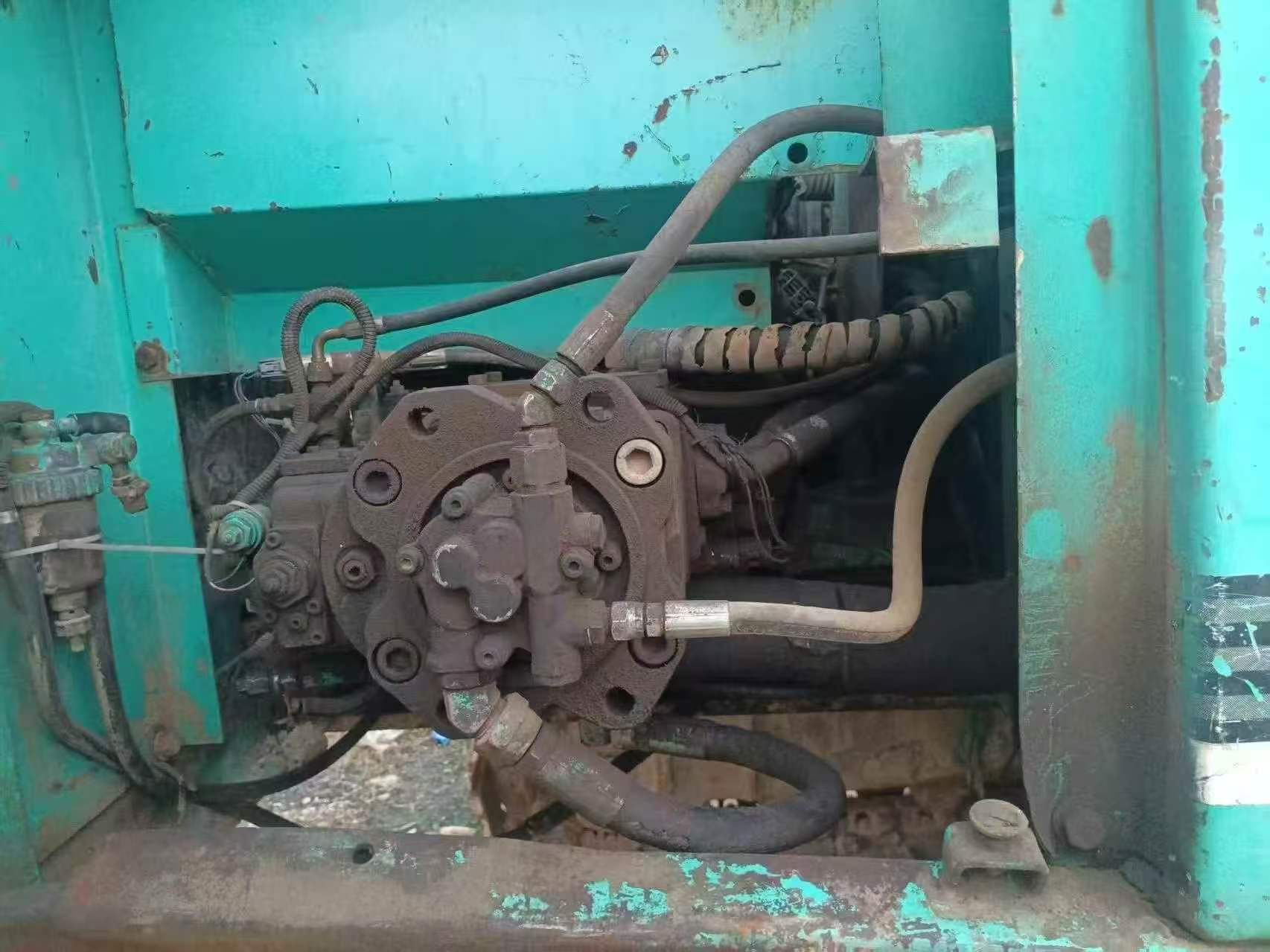 Buy Kobelco SK200-6 Used Excavator / 2