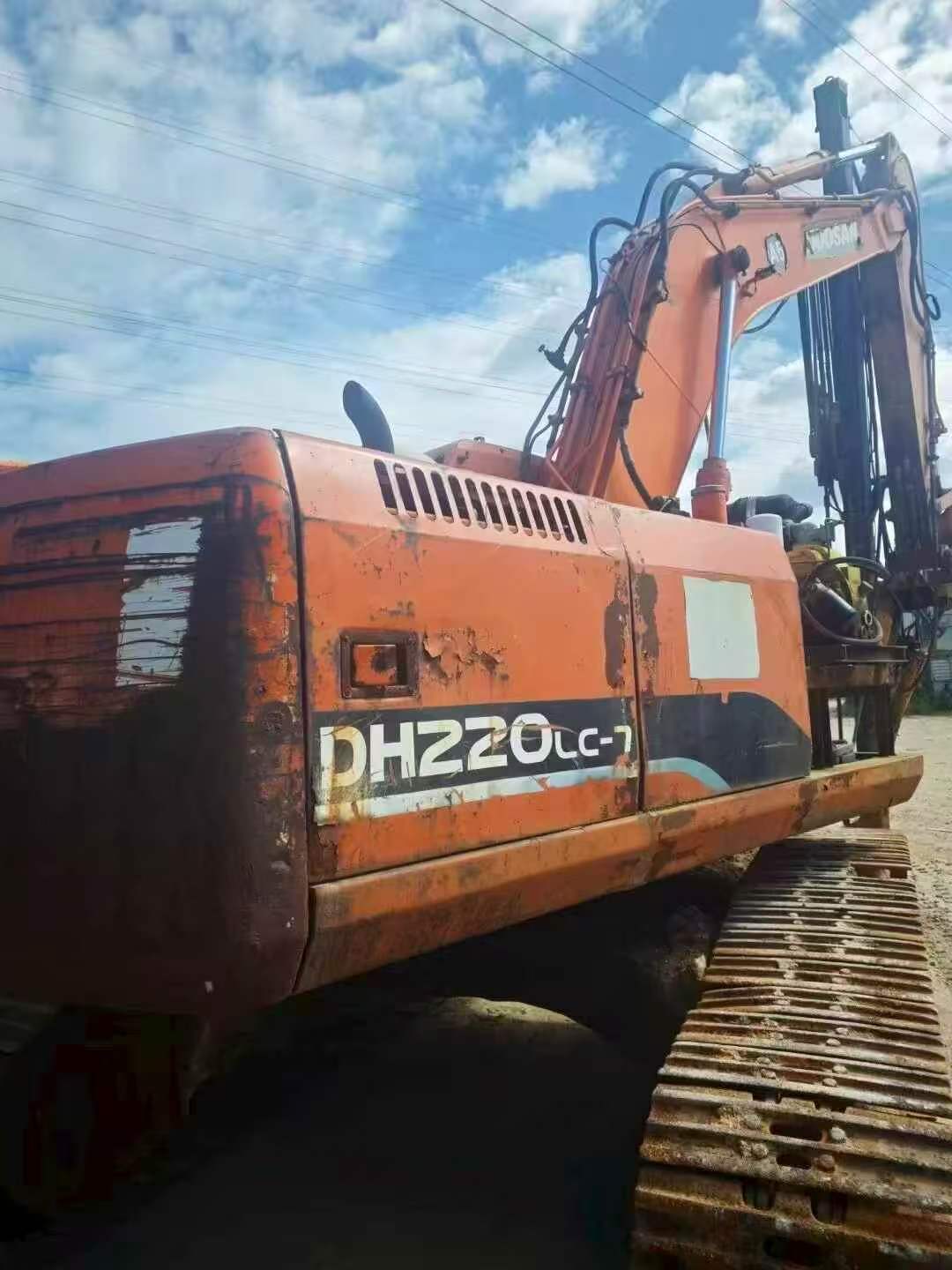 Buy Doosan DH220-7 Used Excavator / 1