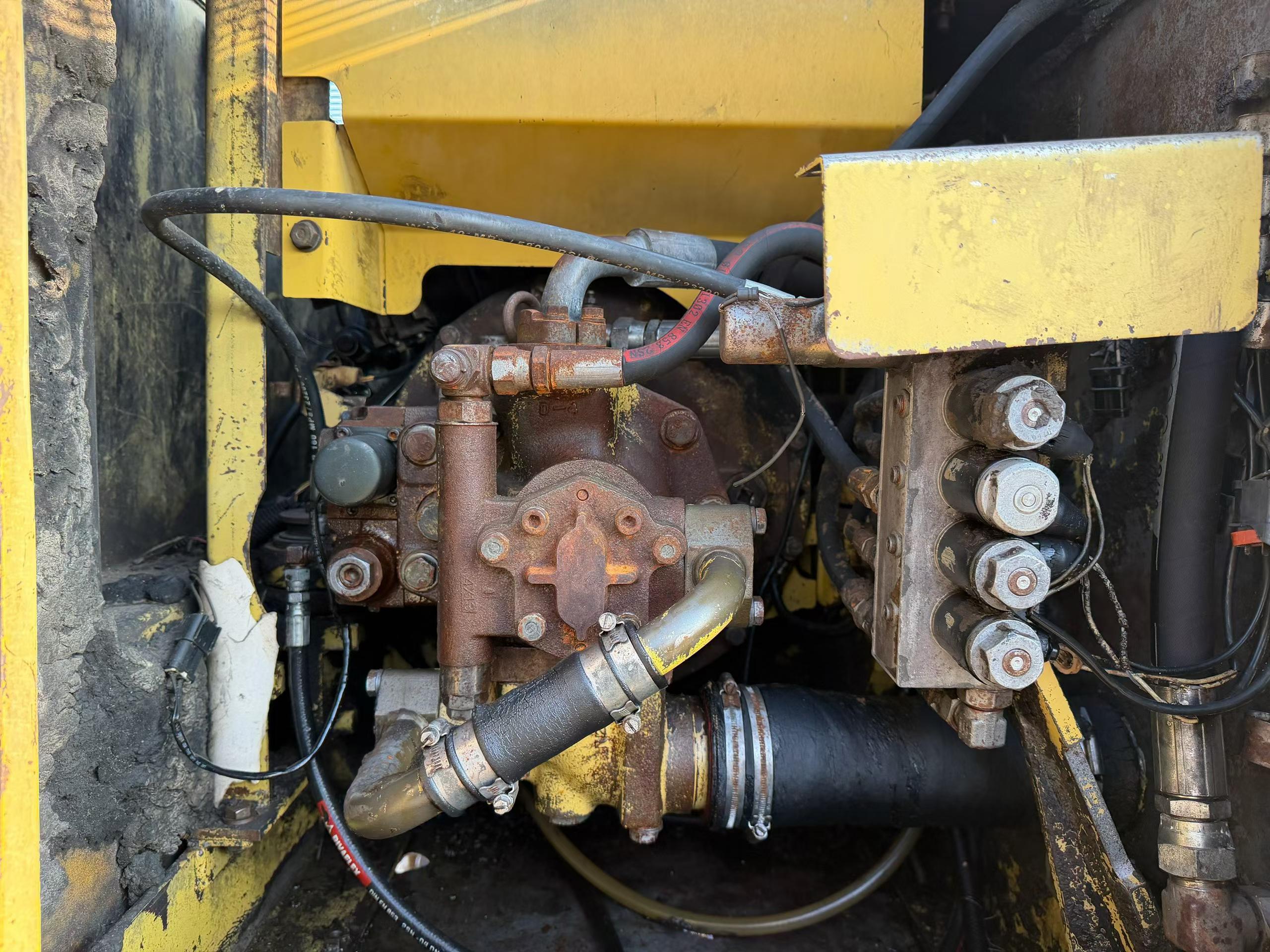Buy Komatsu PC120-6 Used Excavator / 4 Buy Komatsu PC120-6 Used Excavator / 4