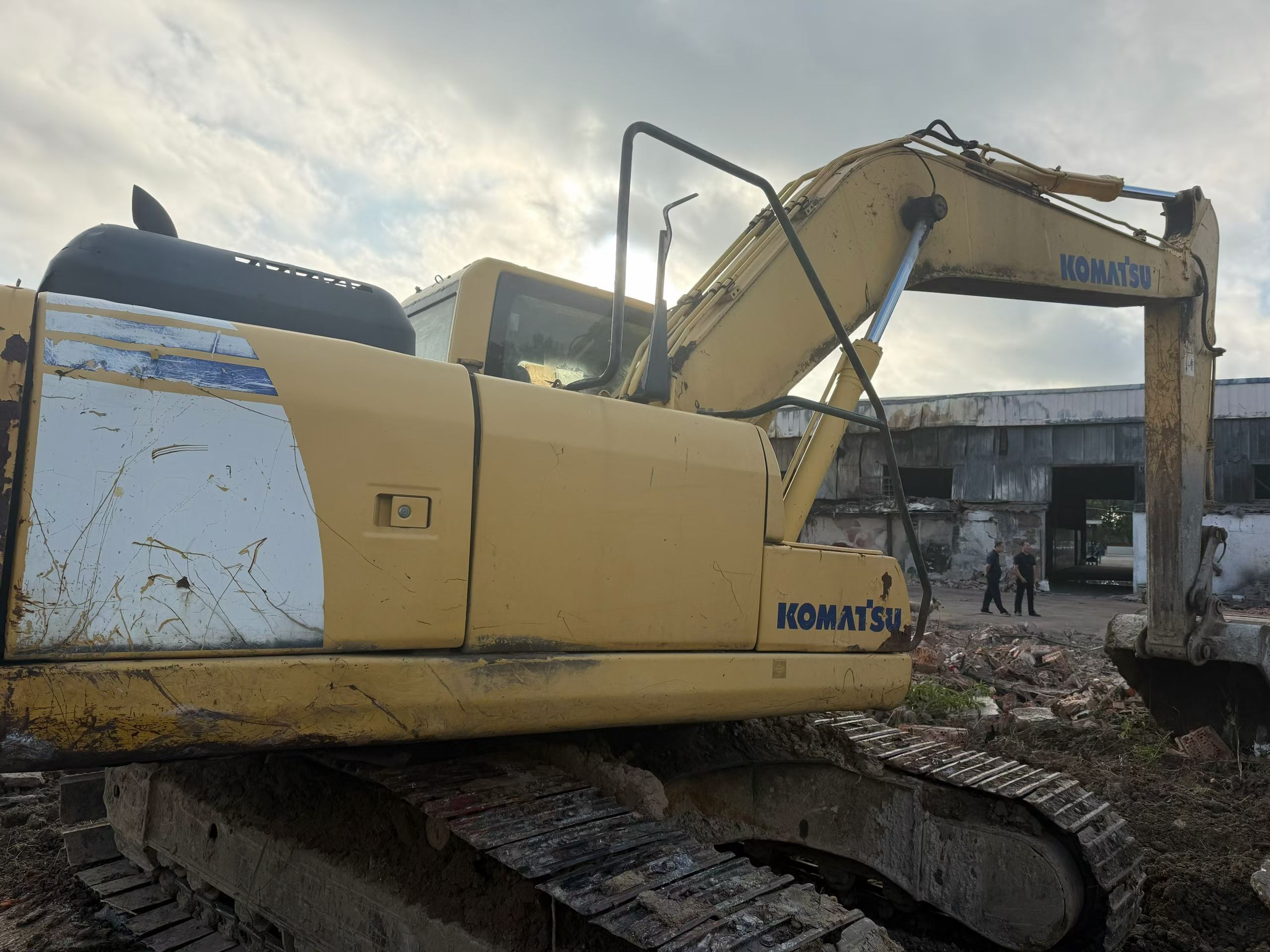 Buy Komatsu PC200 Used Excavator / 4 Buy Komatsu PC200 Used Excavator / 4