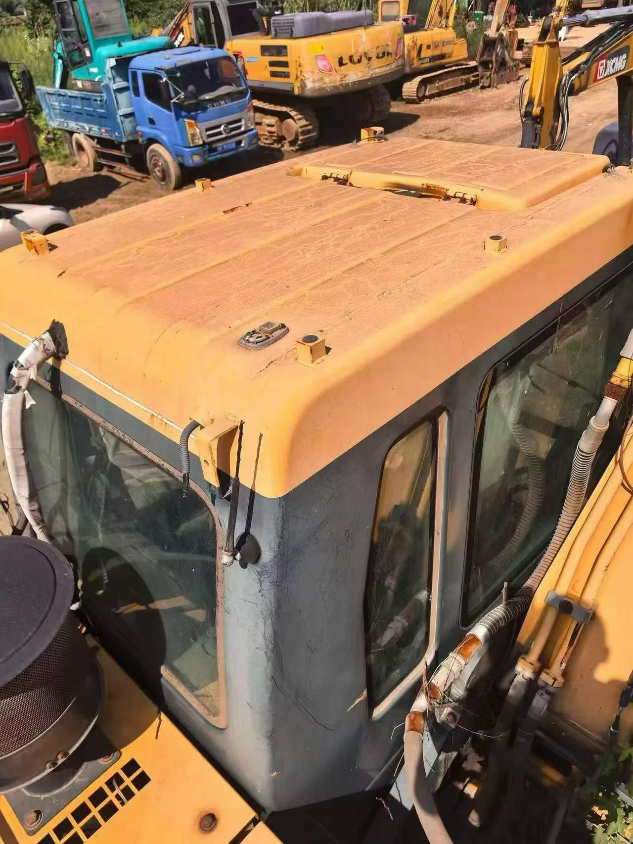 Buy Hyundai R215VS Used Excavator / 4
