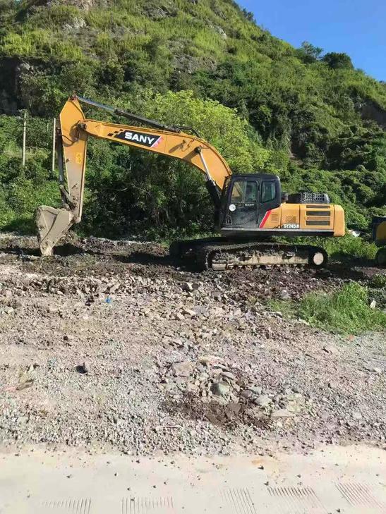 Buy Sany SY245H Used Excavator / 1